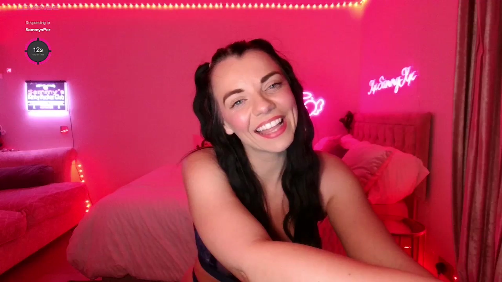 Gallery image thumbnail from innocentSamx's myfreecams stream on, 10/17/2023, 21:30 image 2 of 20