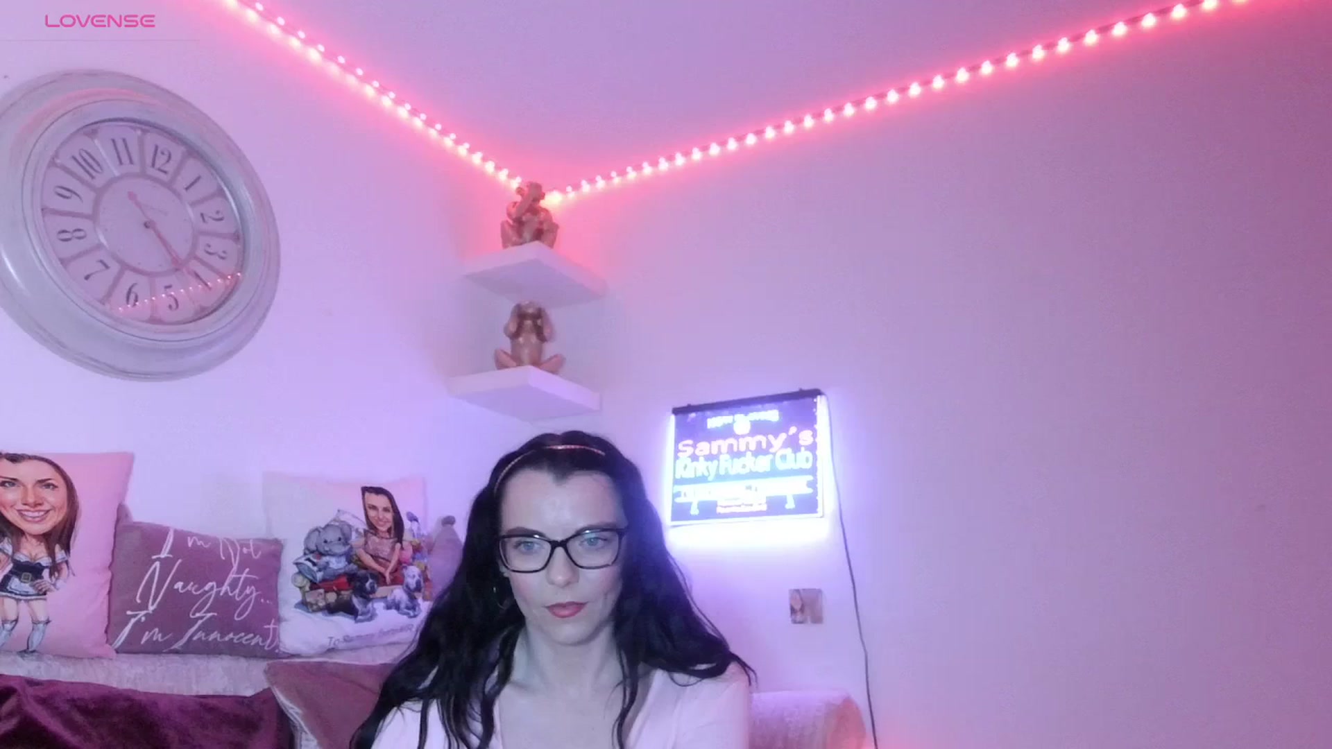 Gallery image thumbnail from innocentSamx's myfreecams stream on, 10/21/2023, 15:42 image 3 of 20