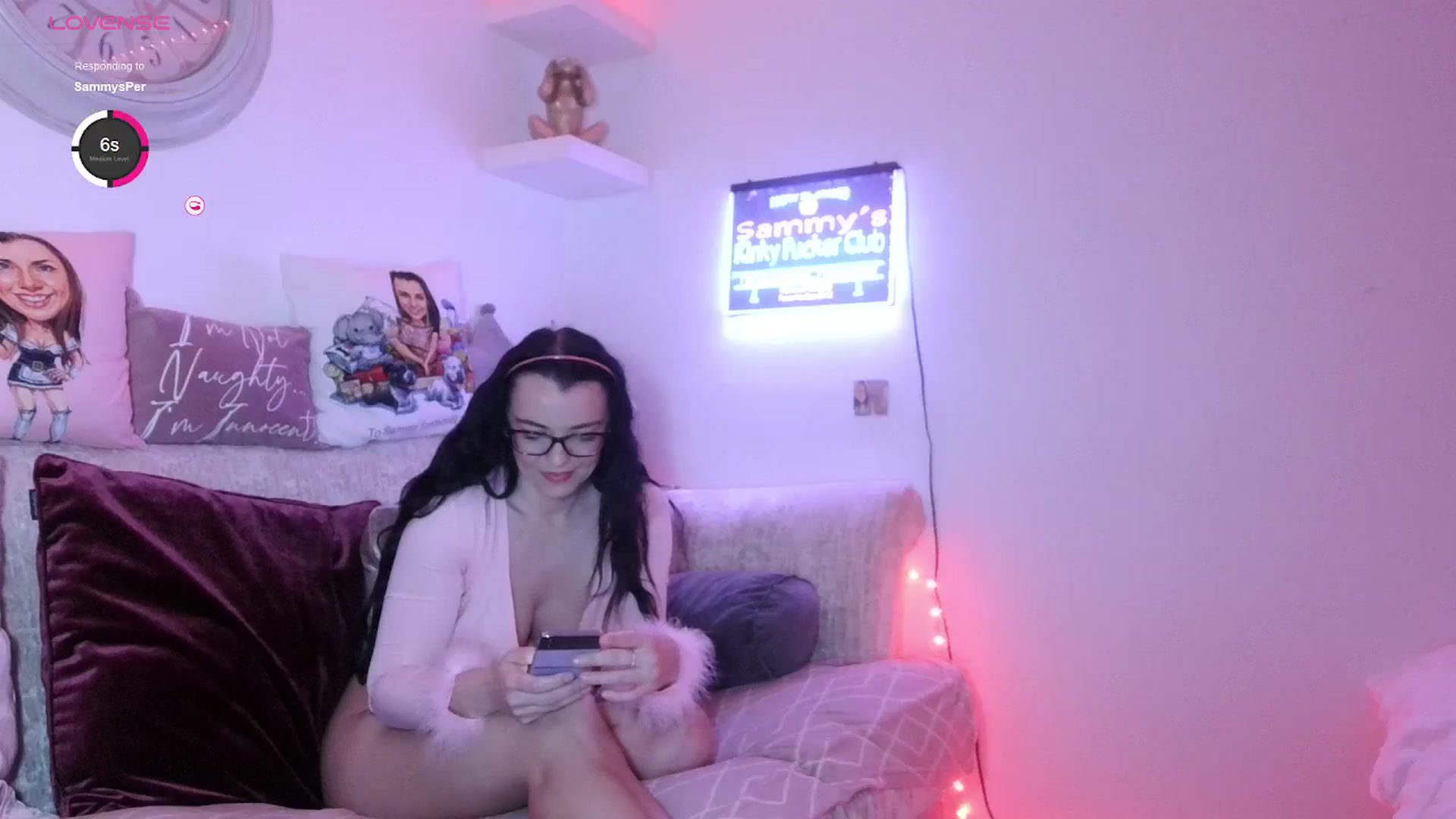 Gallery image thumbnail from innocentSamx's myfreecams stream on, 10/21/2023, 15:42 image 7 of 20
