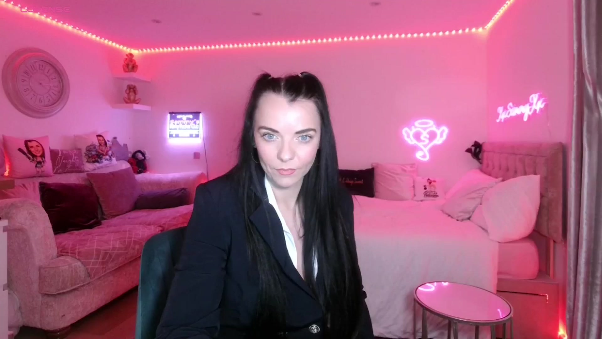 Gallery image thumbnail from innocentSamx's myfreecams stream on, 10/22/2023, 14:06 image 12 of 20
