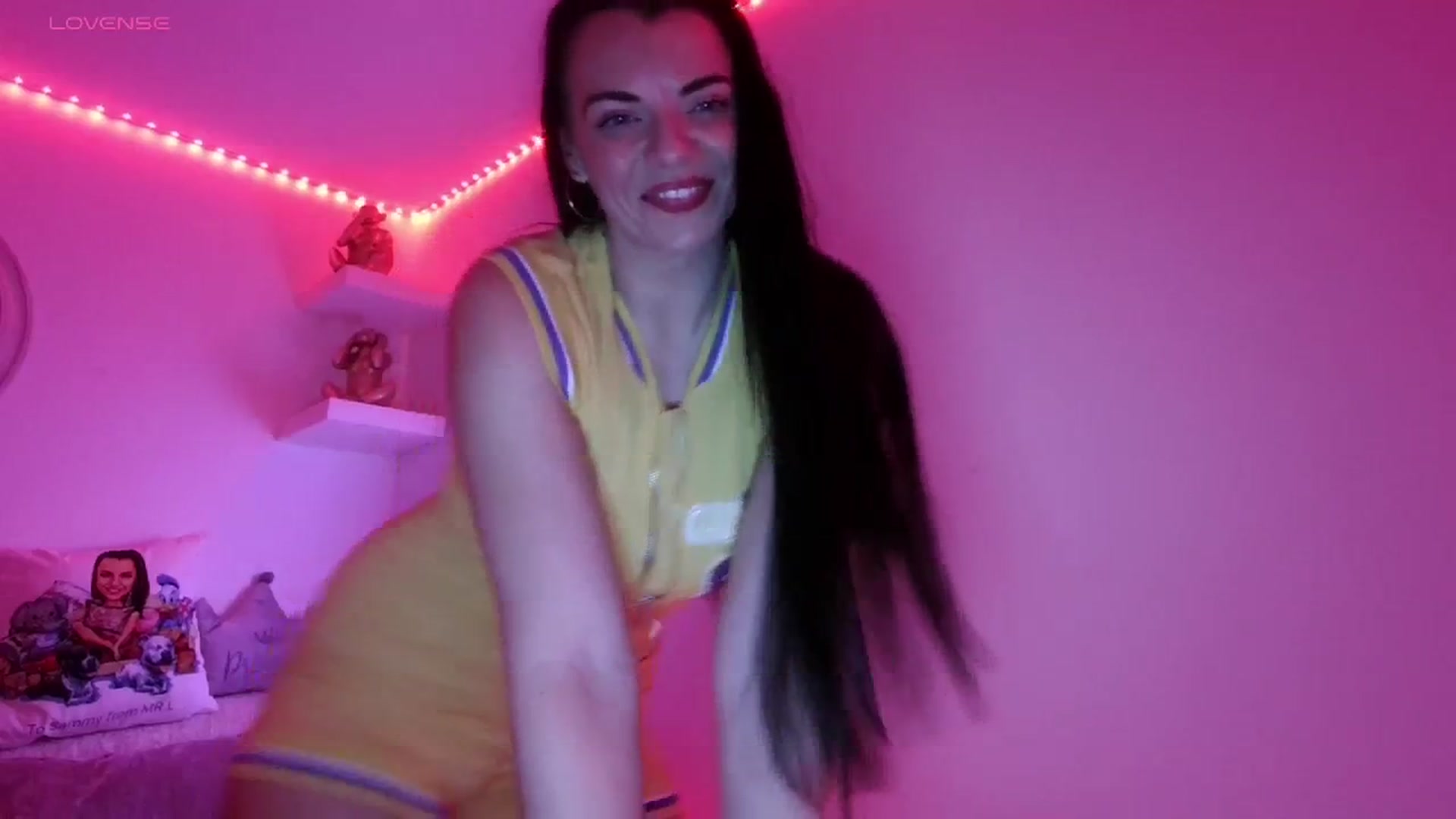 Gallery image thumbnail from innocentSamx's myfreecams stream on, 10/22/2023, 16:17 image 3 of 20