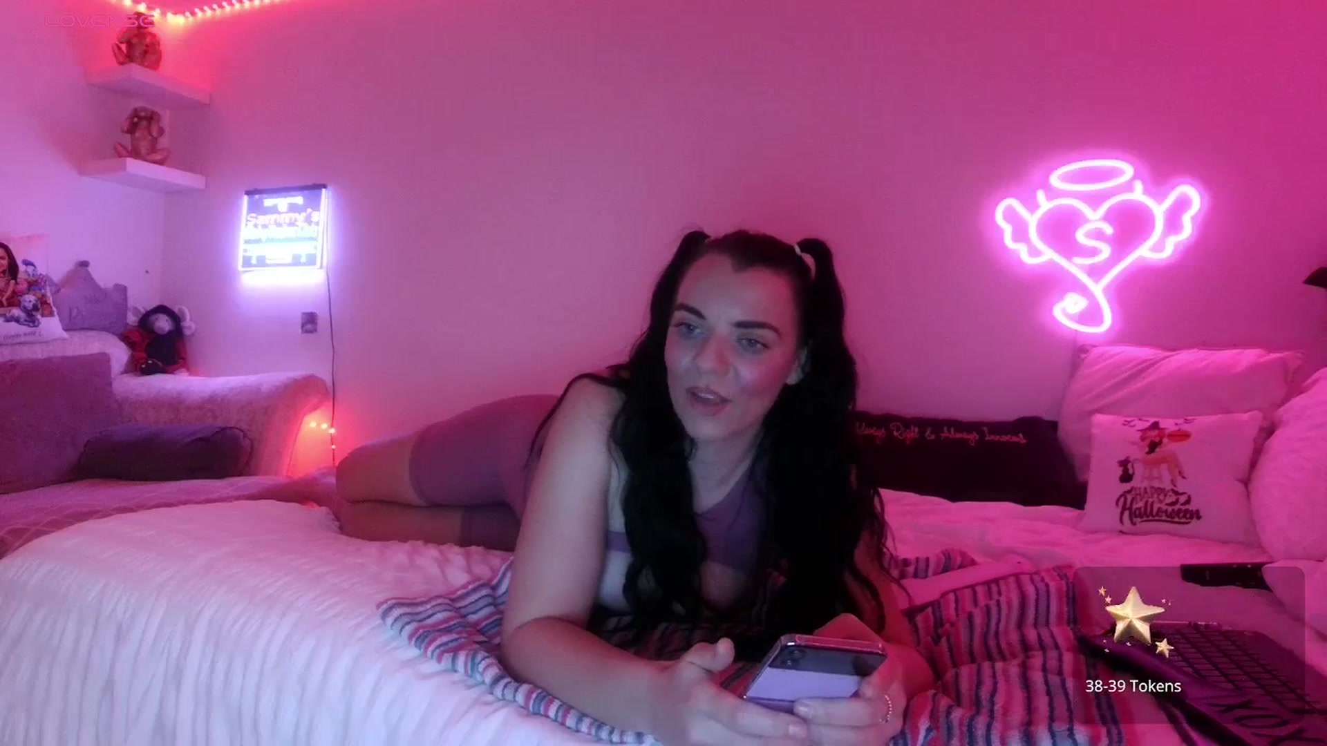 Gallery image thumbnail from innocentSamx's myfreecams stream on, 10/29/2023, 15:24 image 9 of 20