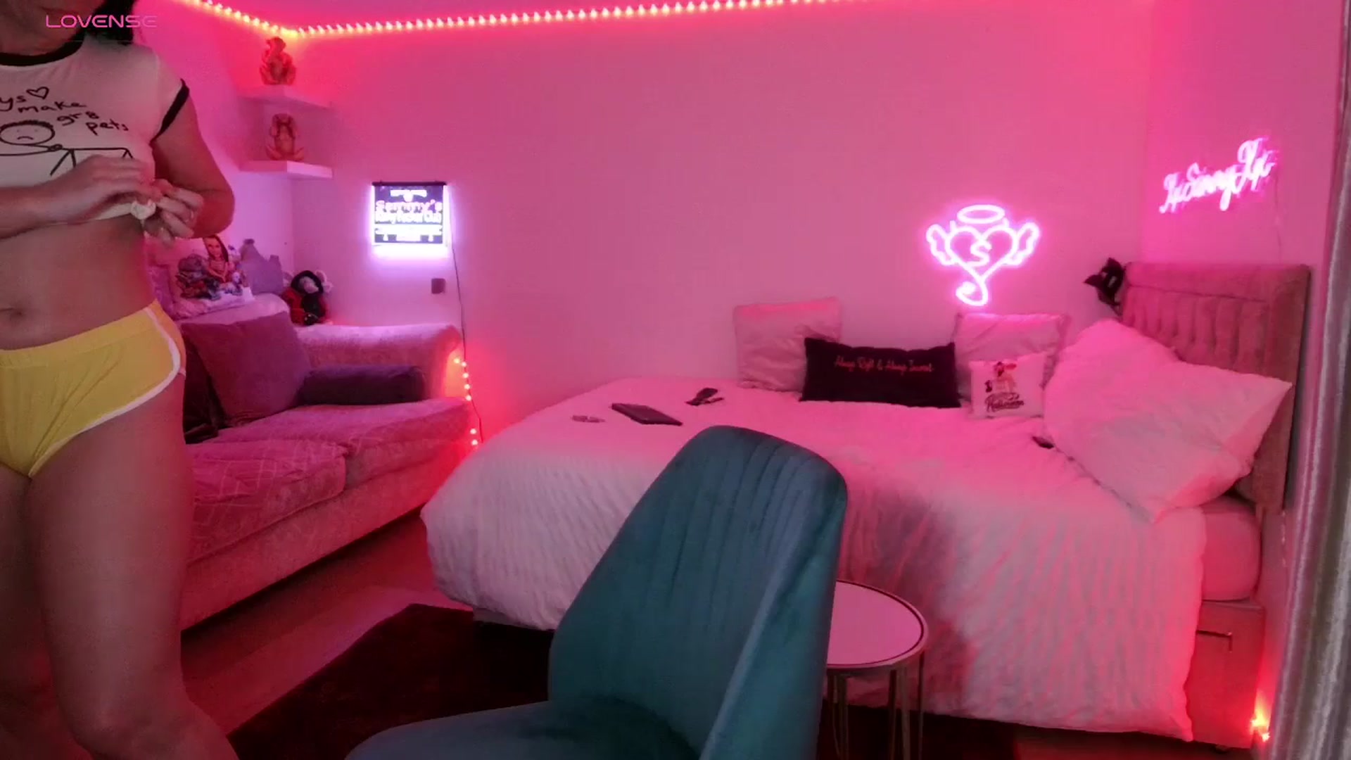 Gallery image thumbnail from innocentSamx's myfreecams stream on, 10/29/2023, 15:24 image 4 of 20