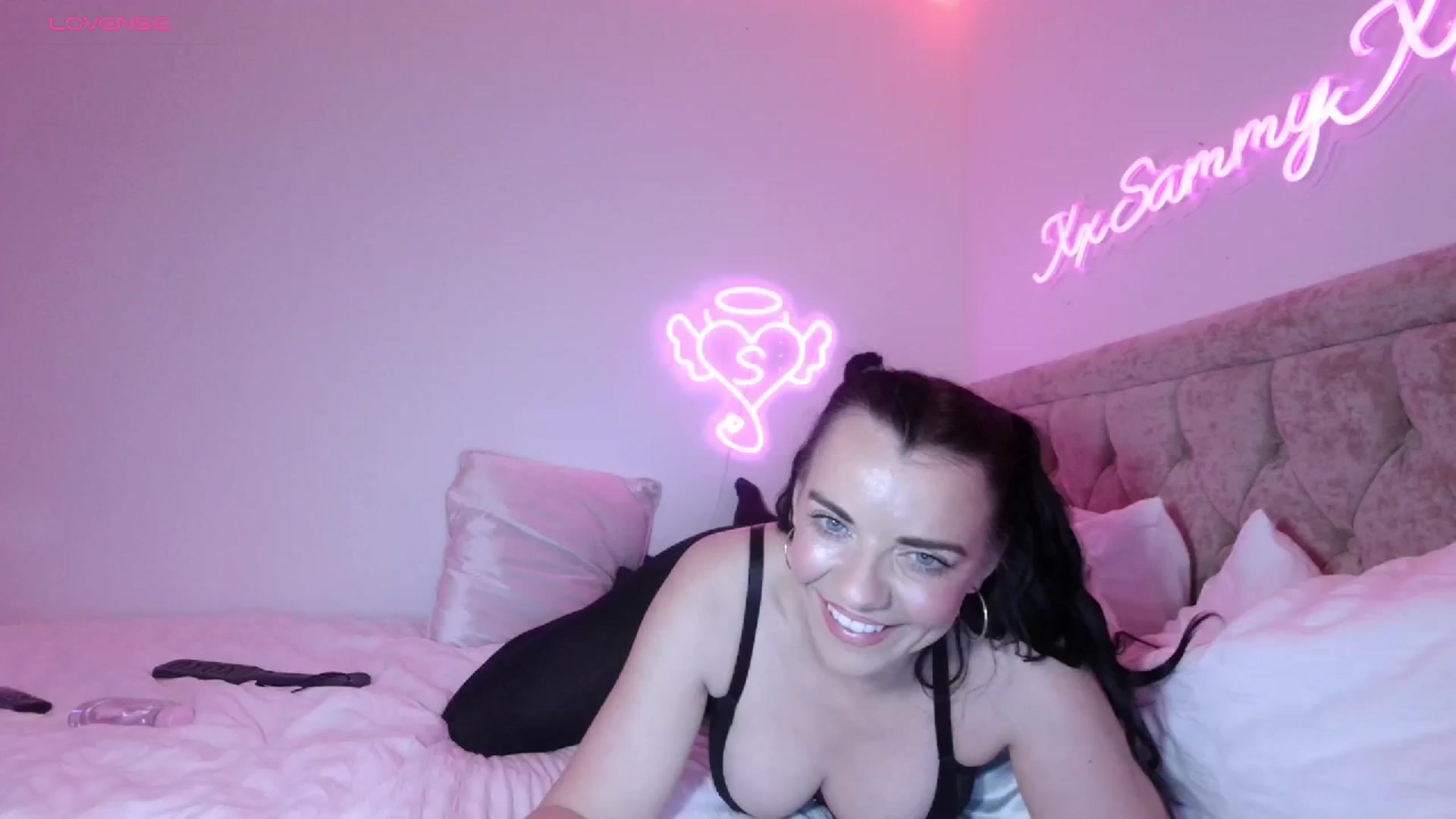 Gallery image thumbnail from innocentSamx's myfreecams stream on, 11/02/2023, 24:03 image 1 of 20