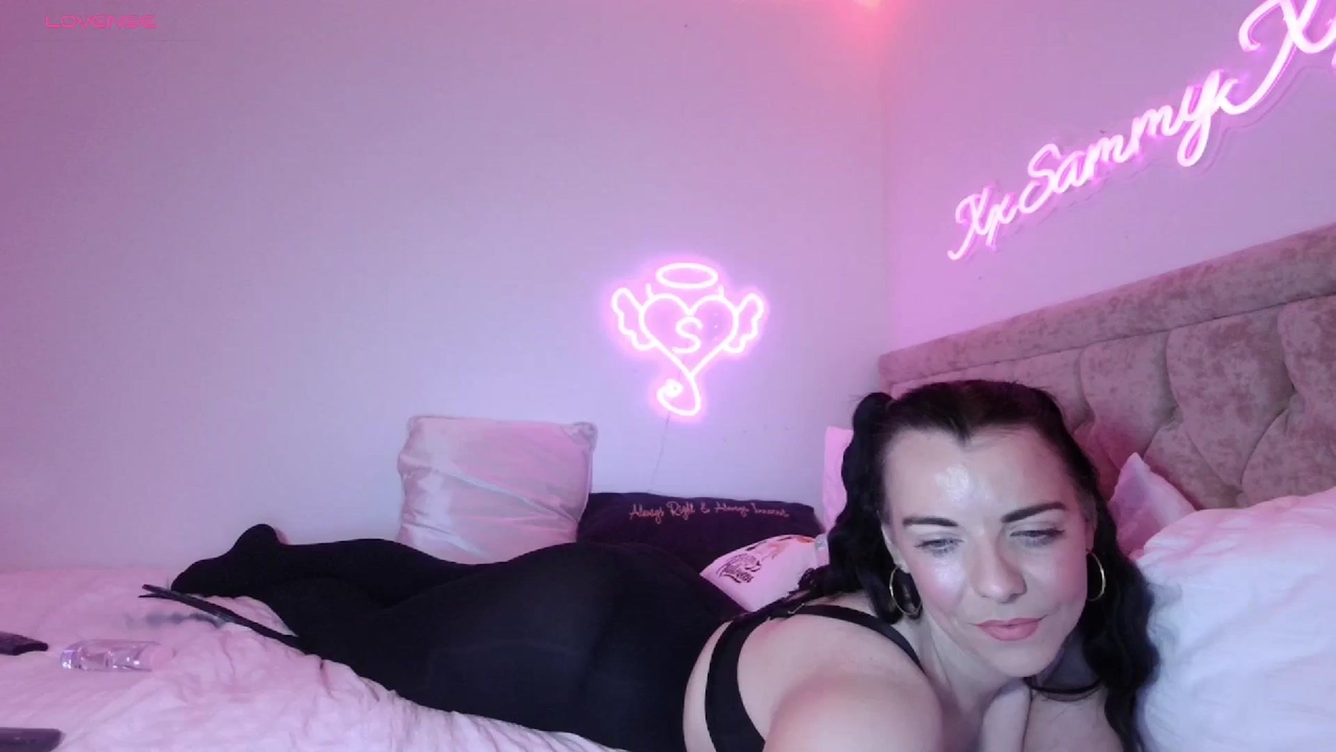 Gallery image thumbnail from innocentSamx's myfreecams stream on, 11/02/2023, 24:03 image 2 of 20