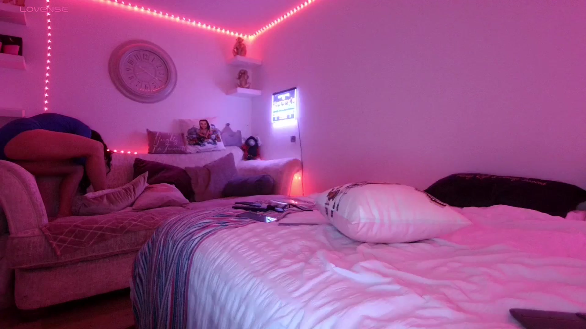 Gallery image thumbnail from innocentSamx's myfreecams stream on, 11/02/2023, 21:00 image 13 of 20
