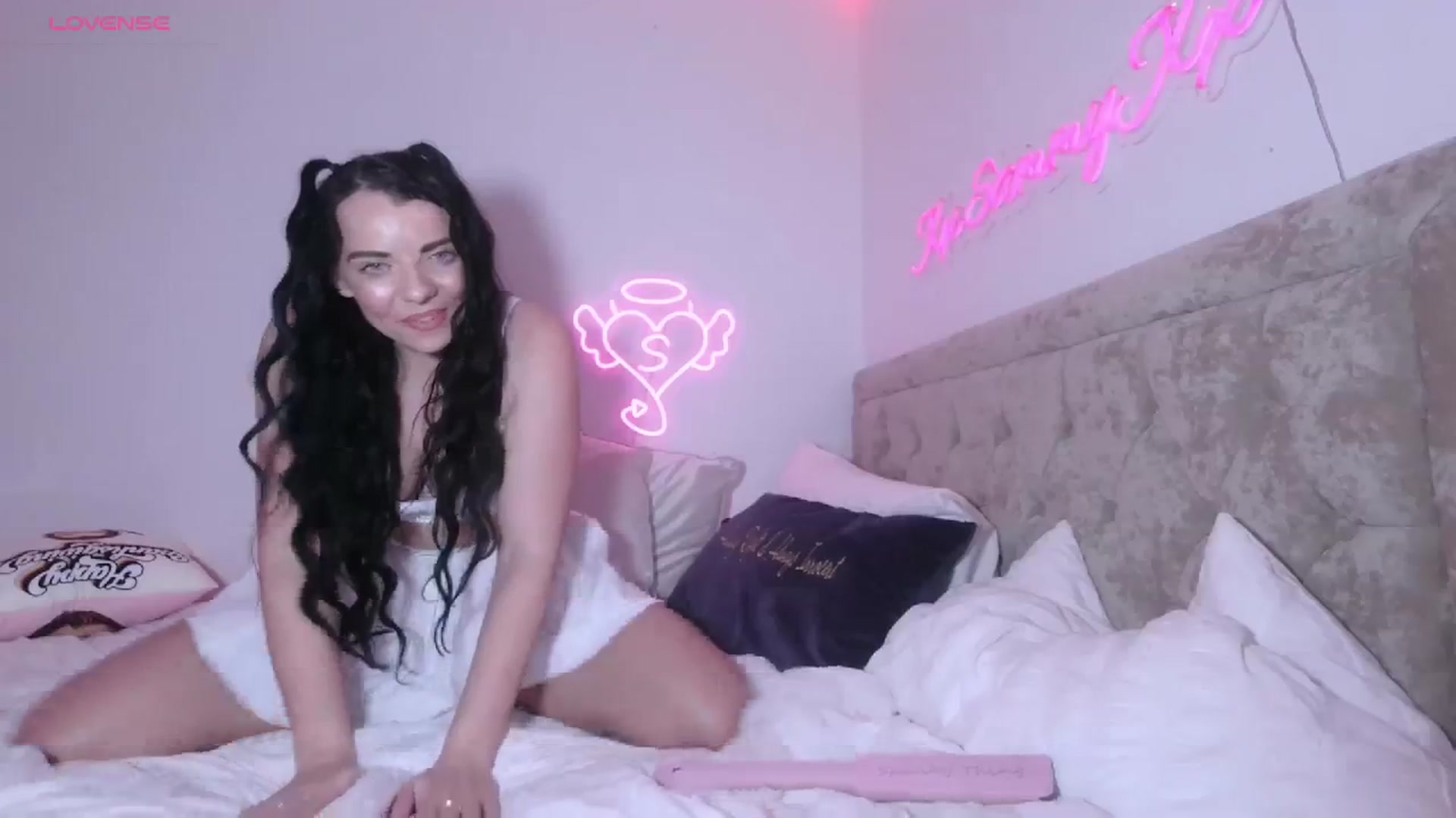 Gallery image thumbnail from innocentSamx's myfreecams stream on, 11/04/2023, 14:23 image 4 of 20