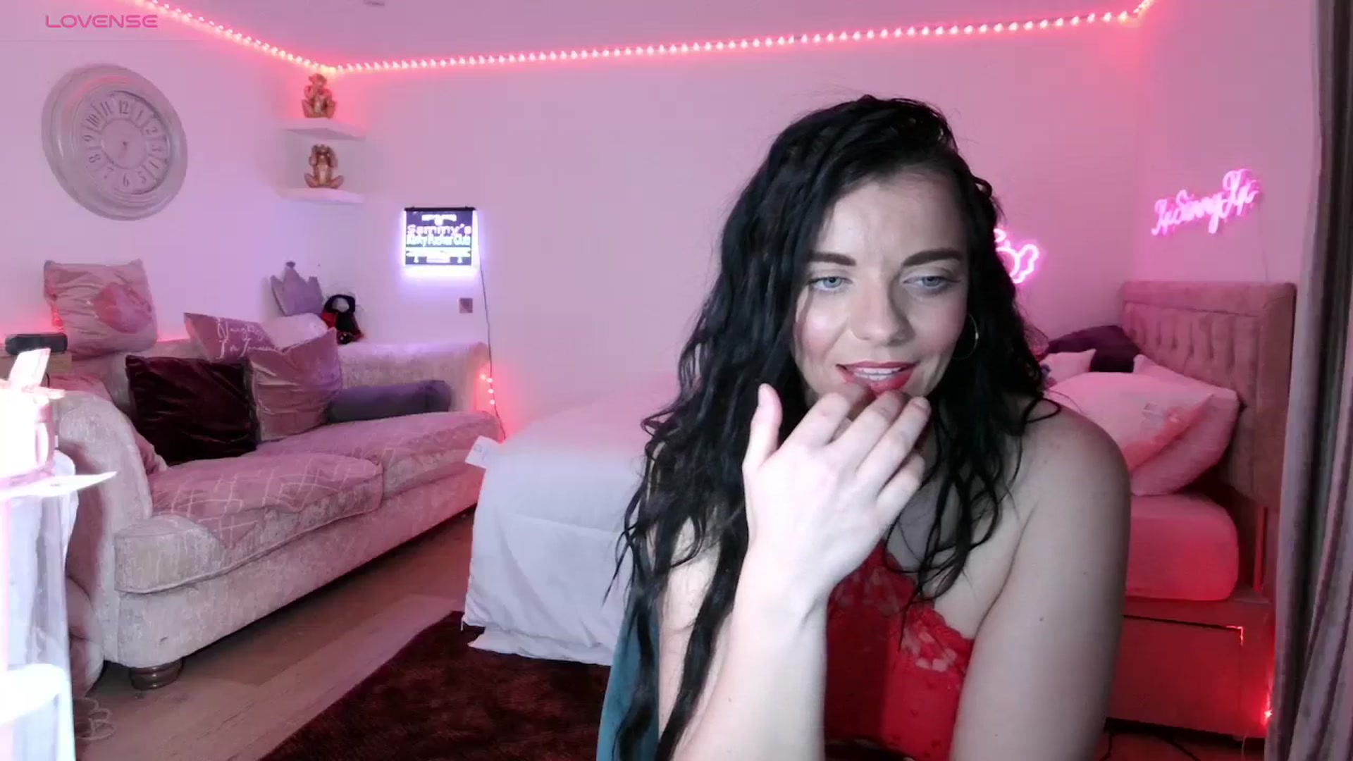 Gallery image thumbnail from innocentSamx's myfreecams stream on, 11/09/2023, 19:28 image 3 of 20