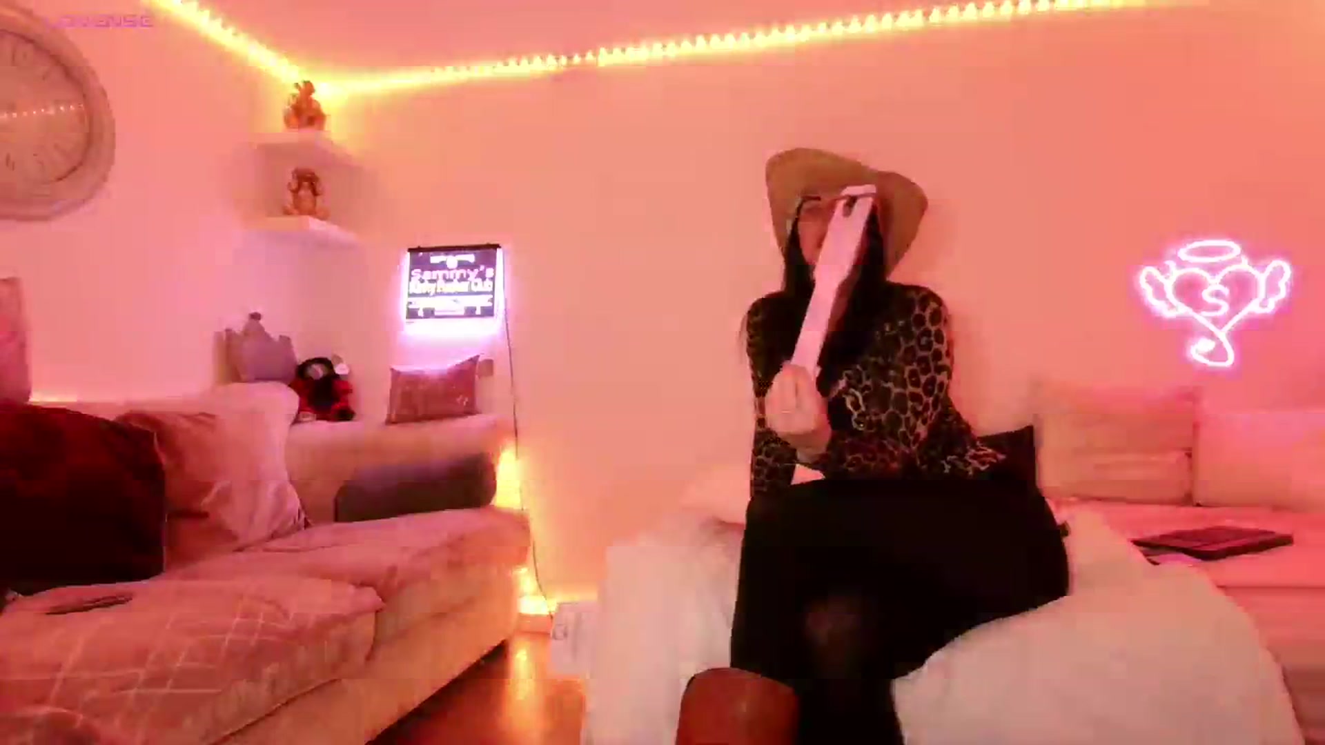 Gallery image thumbnail from innocentSamx's myfreecams stream on, 11/11/2023, 15:31 image 14 of 20