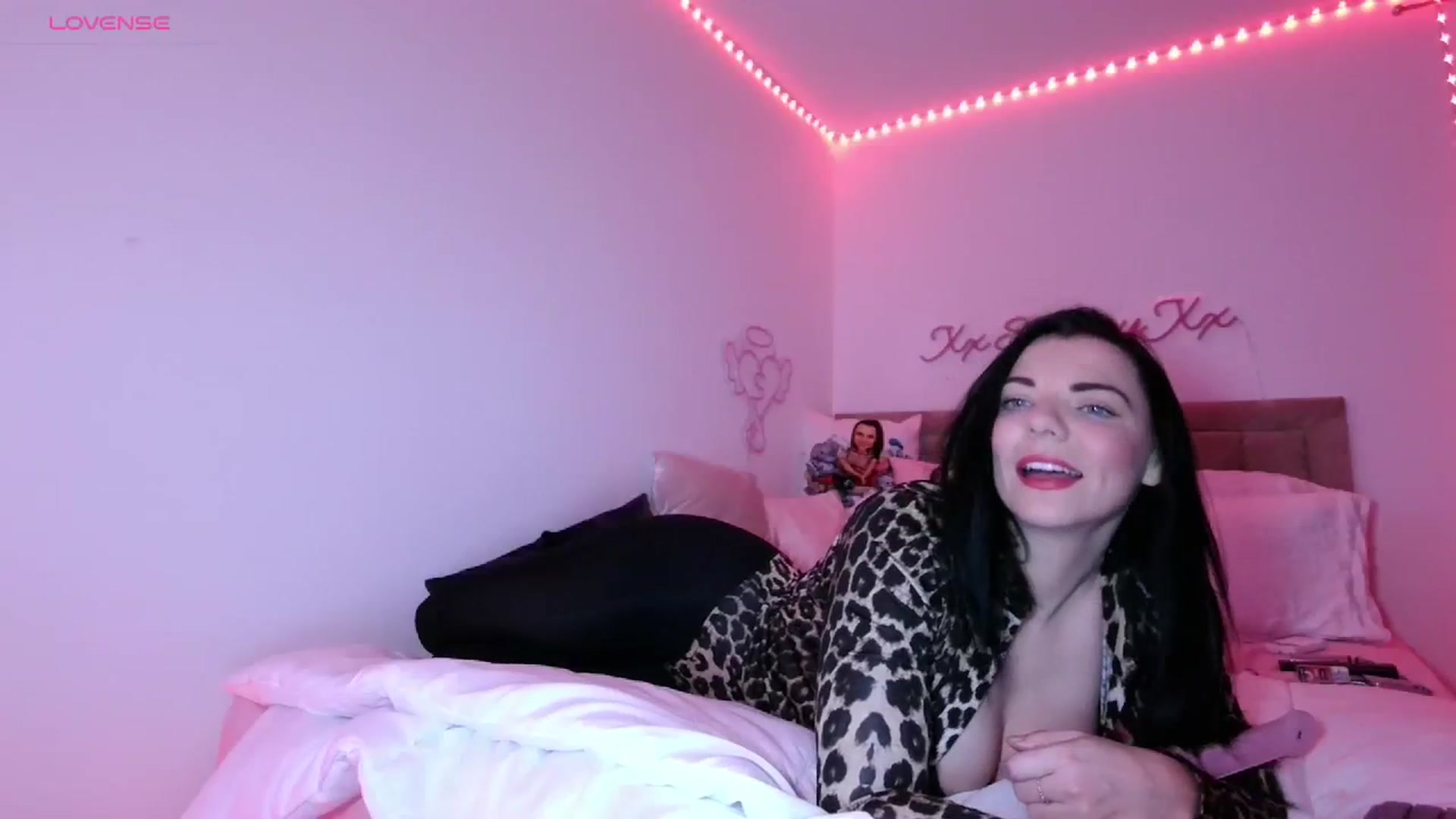 Gallery image thumbnail from innocentSamx's myfreecams stream on, 11/11/2023, 15:31 image 4 of 20