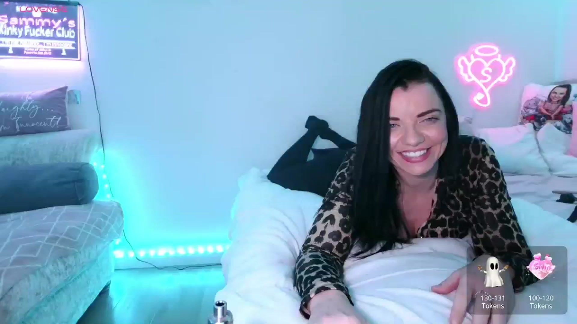 Gallery image thumbnail from innocentSamx's myfreecams stream on, 11/11/2023, 17:24 image 1 of 20