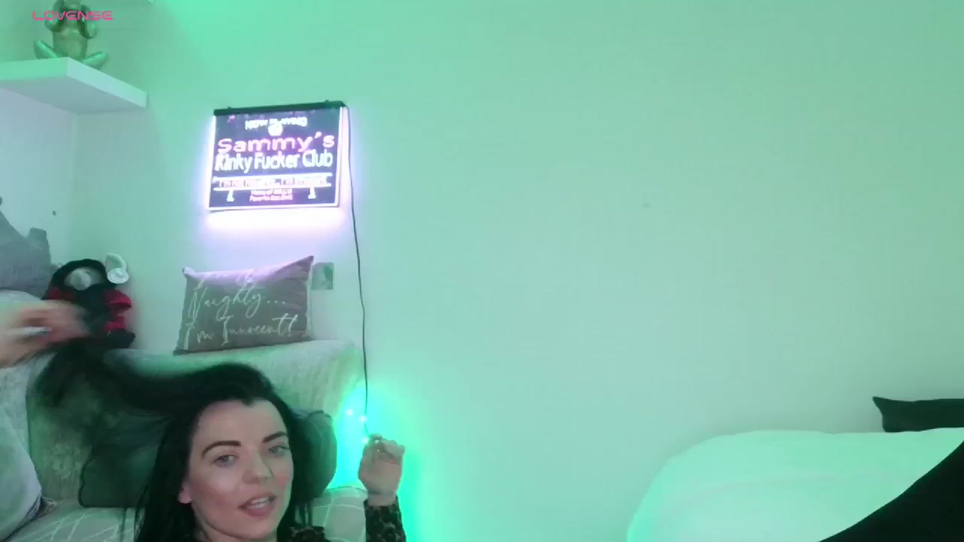 Gallery image thumbnail from innocentSamx's myfreecams stream on, 11/11/2023, 17:24 image 10 of 20
