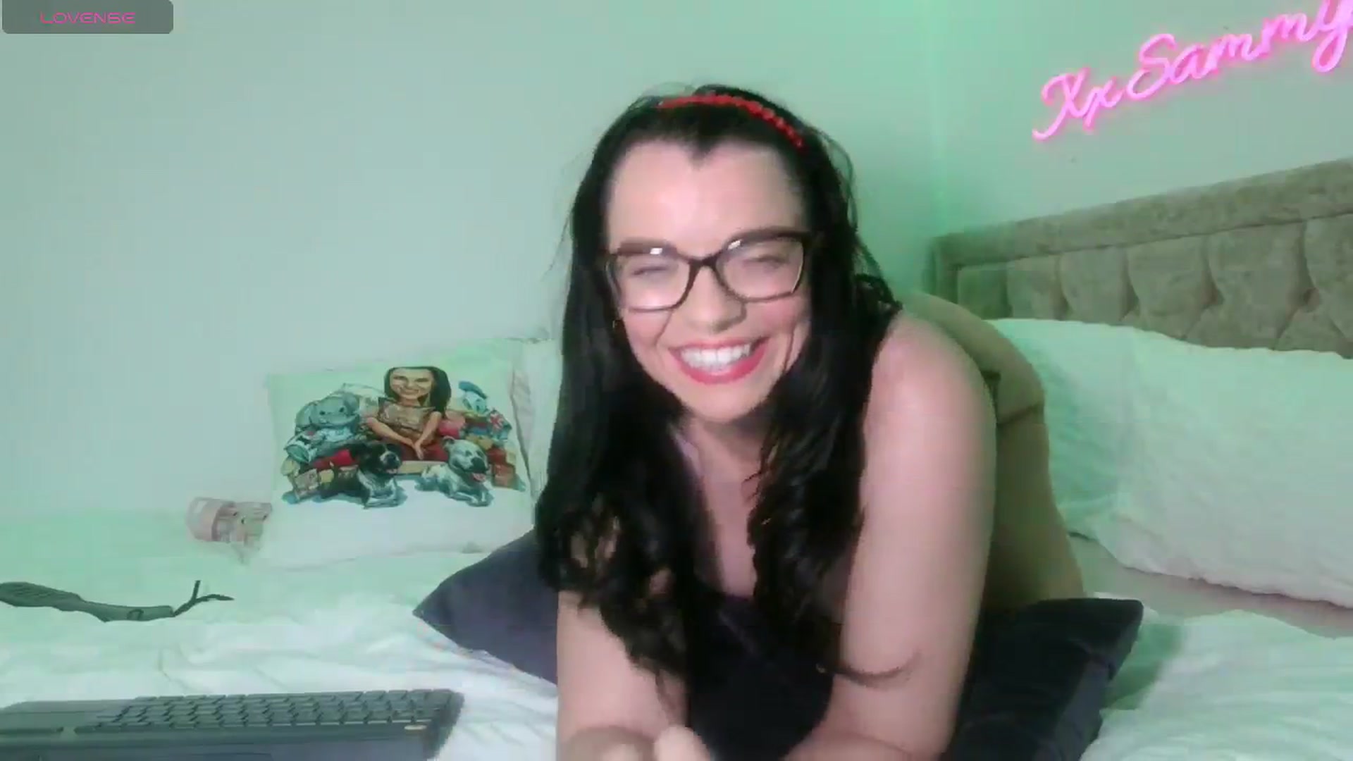 Gallery image thumbnail from innocentSamx's myfreecams stream on, 11/14/2023, 22:02 image 3 of 20