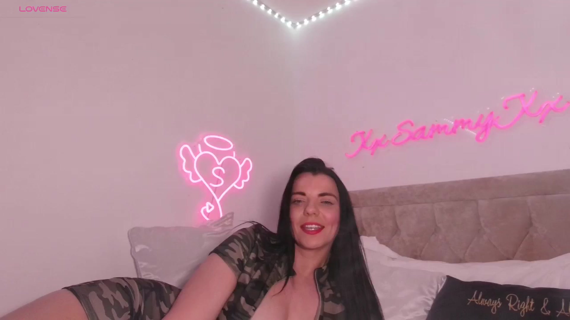 Gallery image thumbnail from innocentSamx's myfreecams stream on, 11/21/2023, 23:49 image 1 of 20