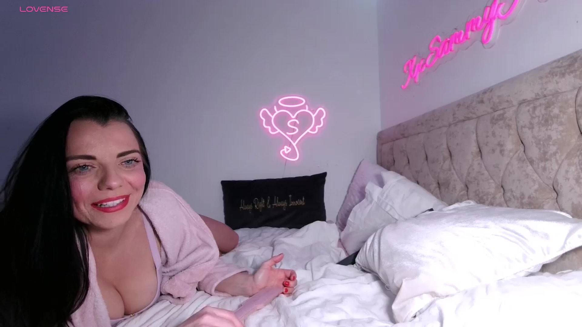 Gallery image thumbnail from innocentSamx's myfreecams stream on, 11/29/2023, 20:02 image 9 of 20