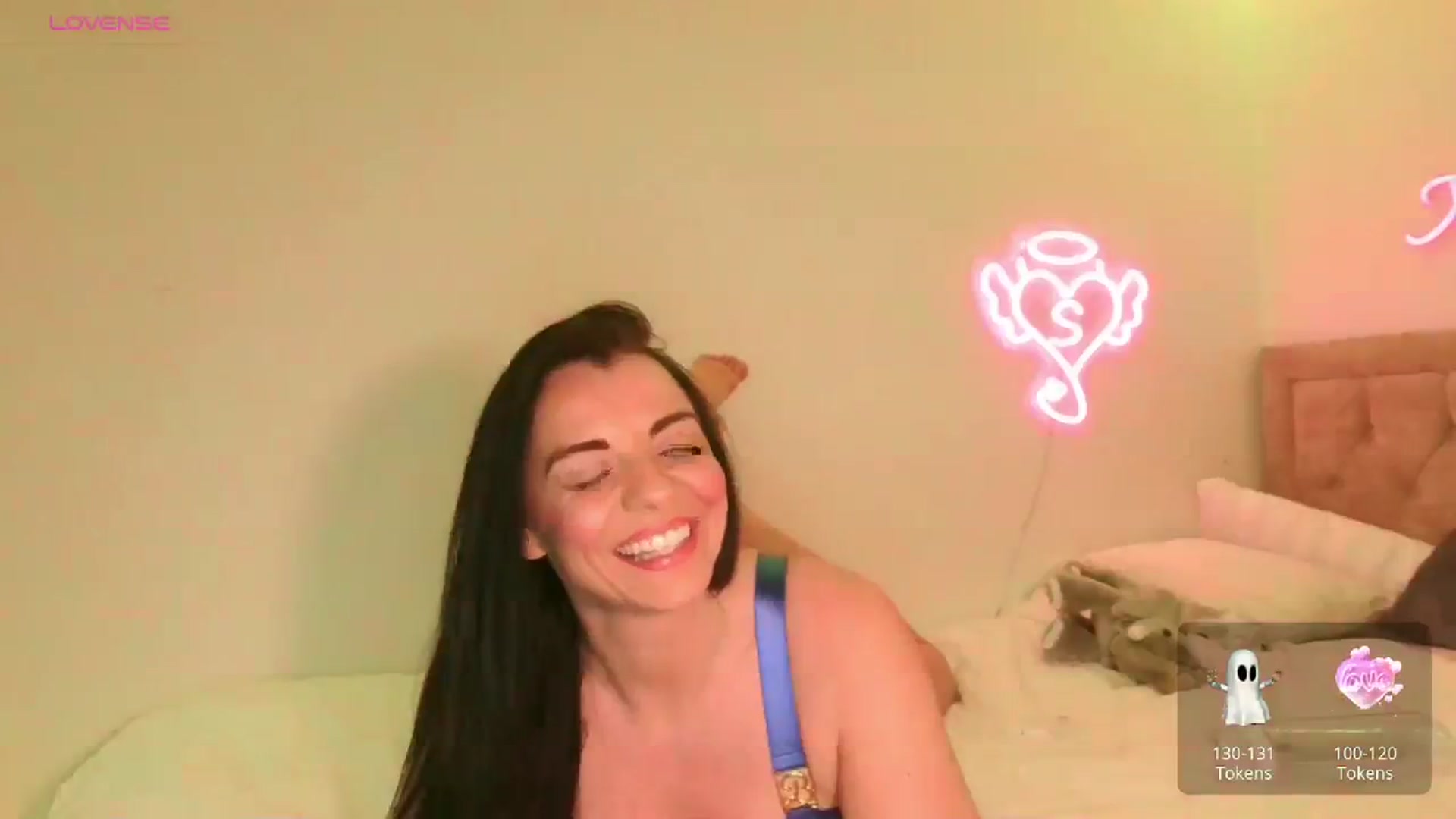 Gallery image thumbnail from innocentSamx's myfreecams stream on, 12/05/2023, 24:58 image 12 of 20