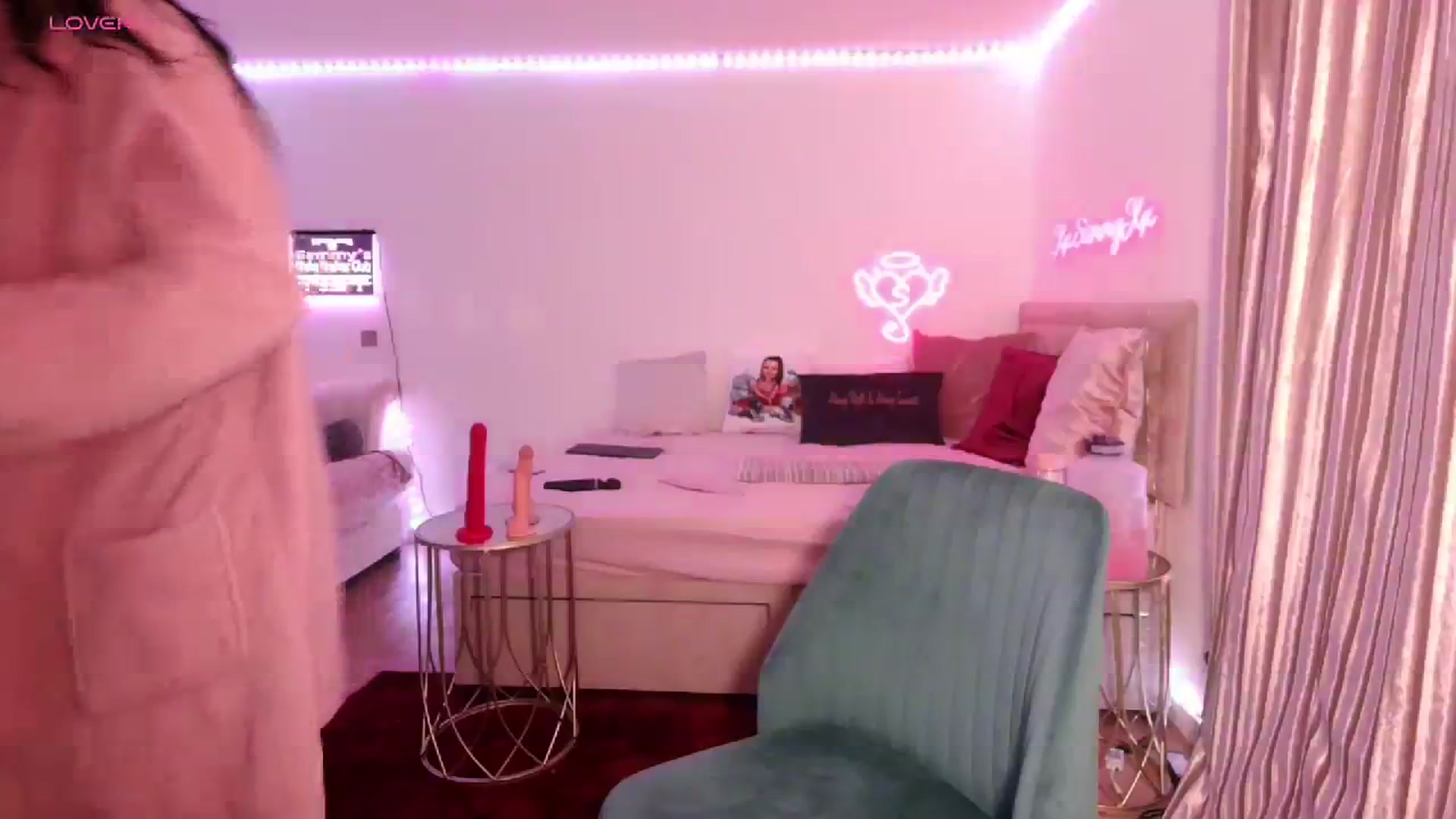 Gallery image thumbnail from innocentSamx's myfreecams stream on, 12/07/2023, 20:48 image 8 of 20