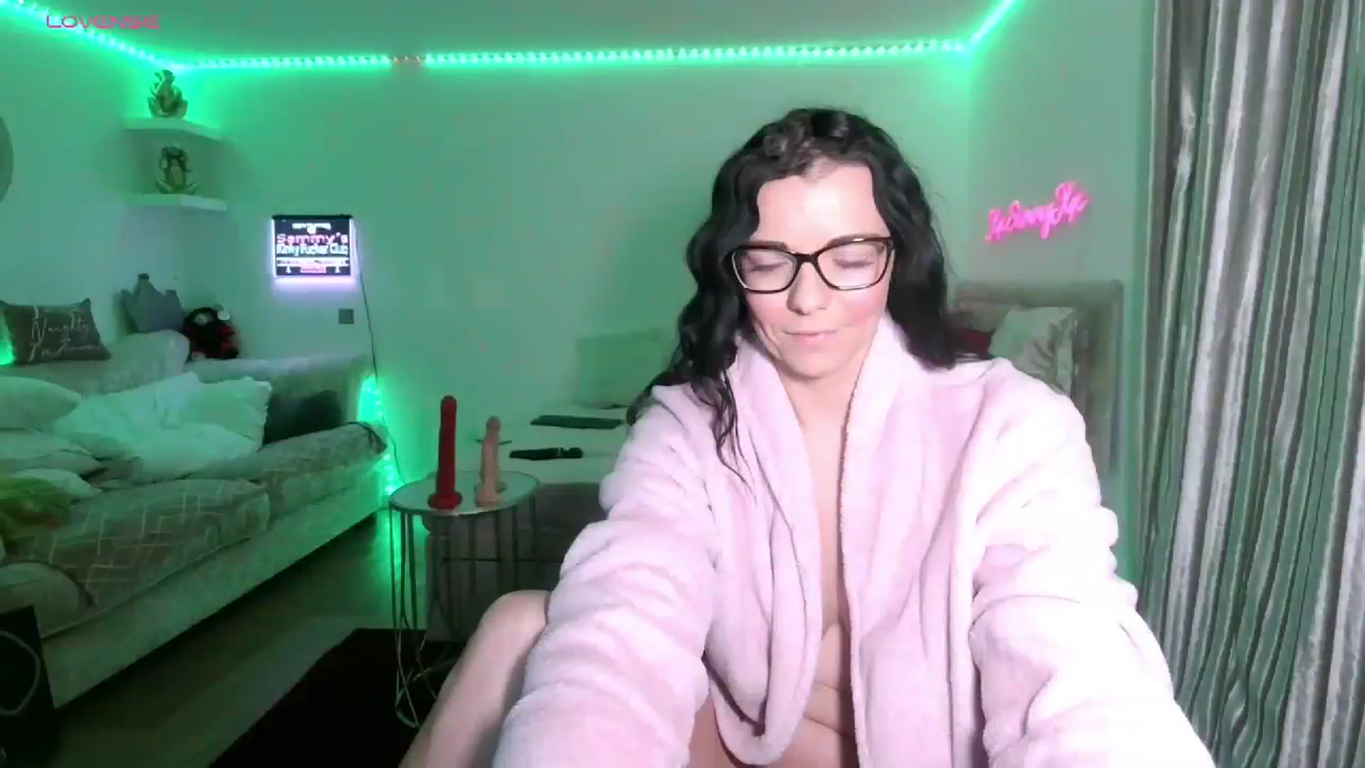 Gallery image thumbnail from innocentSamx's myfreecams stream on, 12/07/2023, 20:48 image 2 of 20