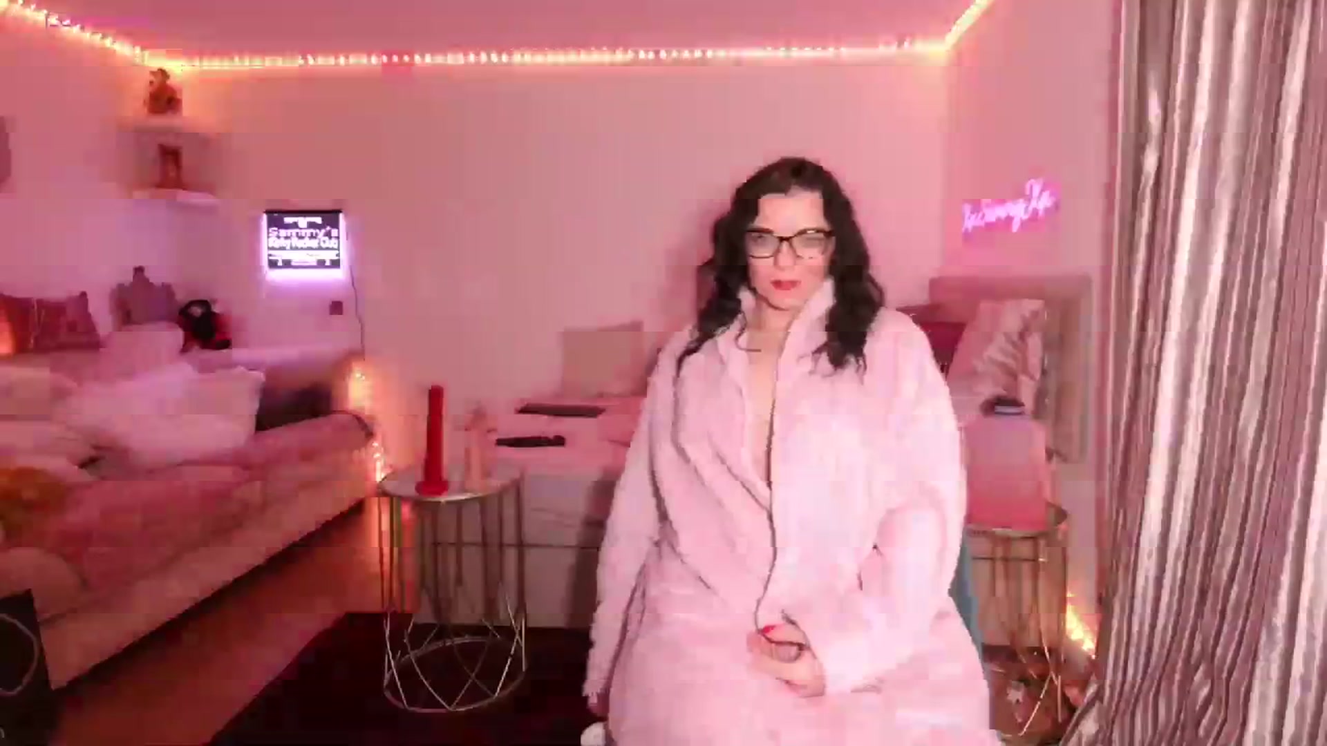 Gallery image thumbnail from innocentSamx's myfreecams stream on, 12/07/2023, 20:48 image 10 of 20