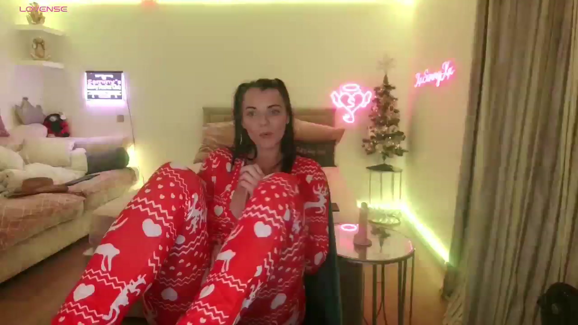 Gallery image thumbnail from innocentSamx's myfreecams stream on, 12/13/2023, 14:04 image 16 of 20