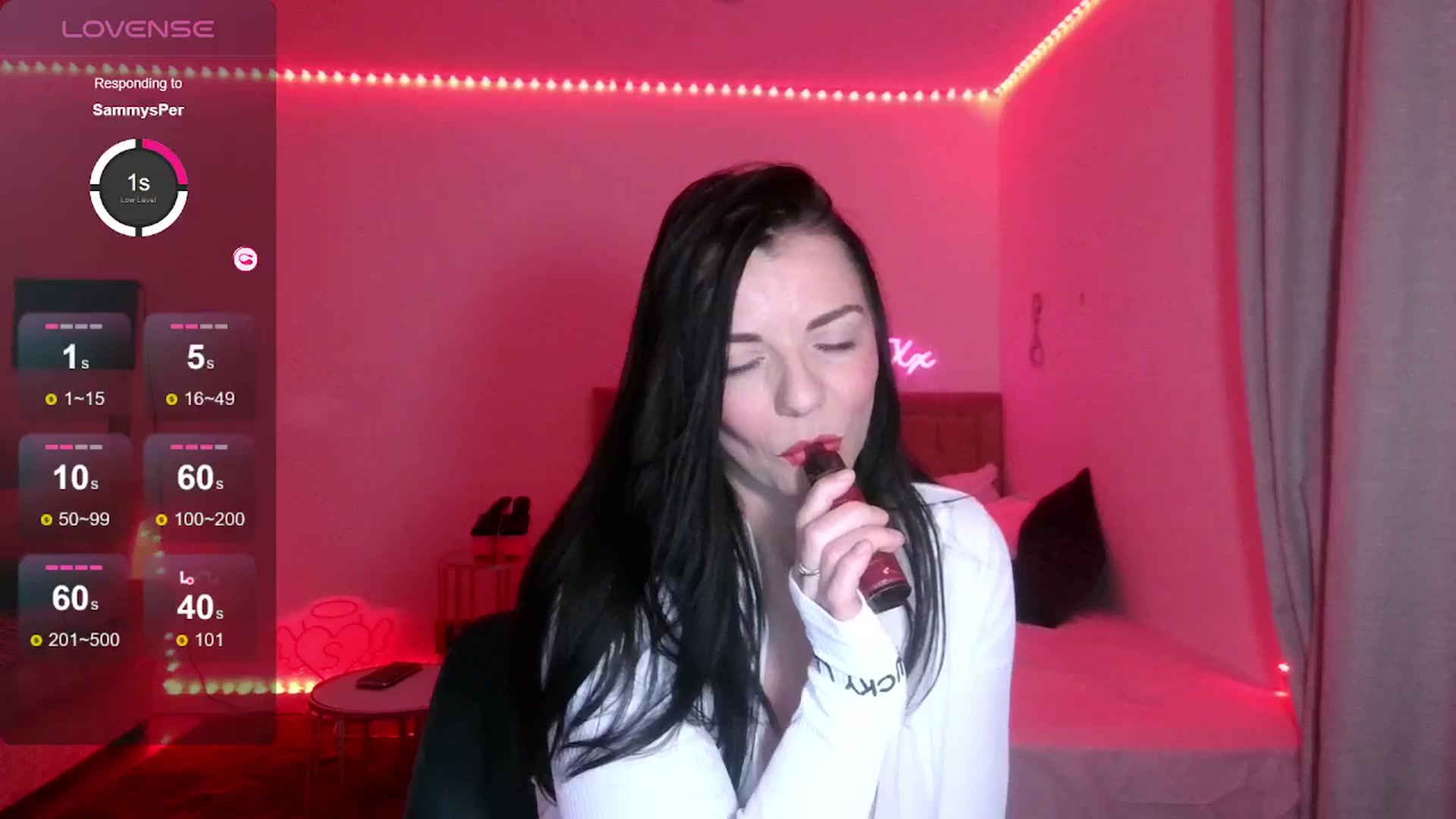 Gallery image thumbnail from innocentSamx's myfreecams stream on, 01/03/2024, 21:05 image 7 of 20