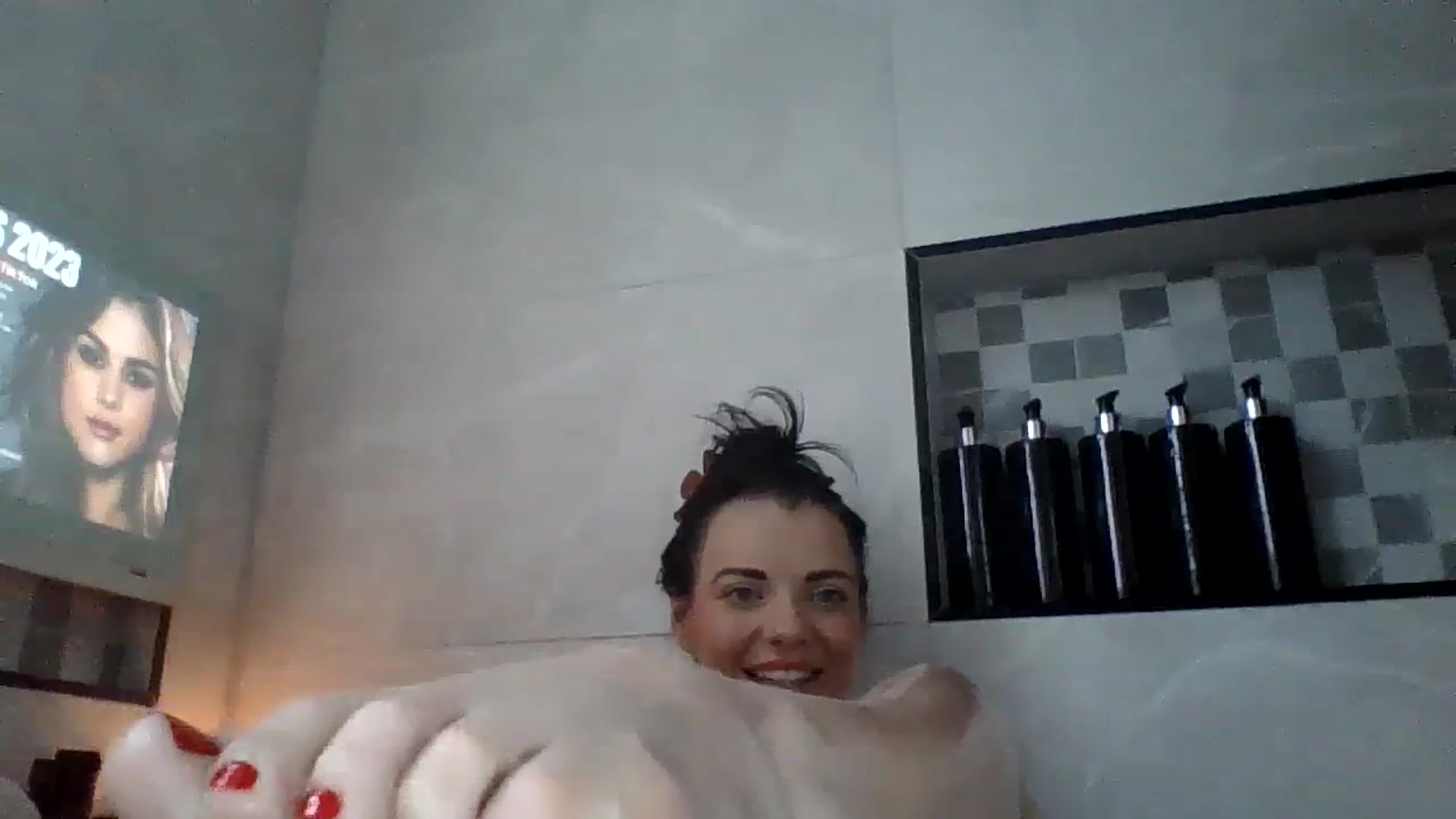 Gallery image thumbnail from innocentSamx's myfreecams stream on, 01/04/2024, 14:43 image 16 of 20