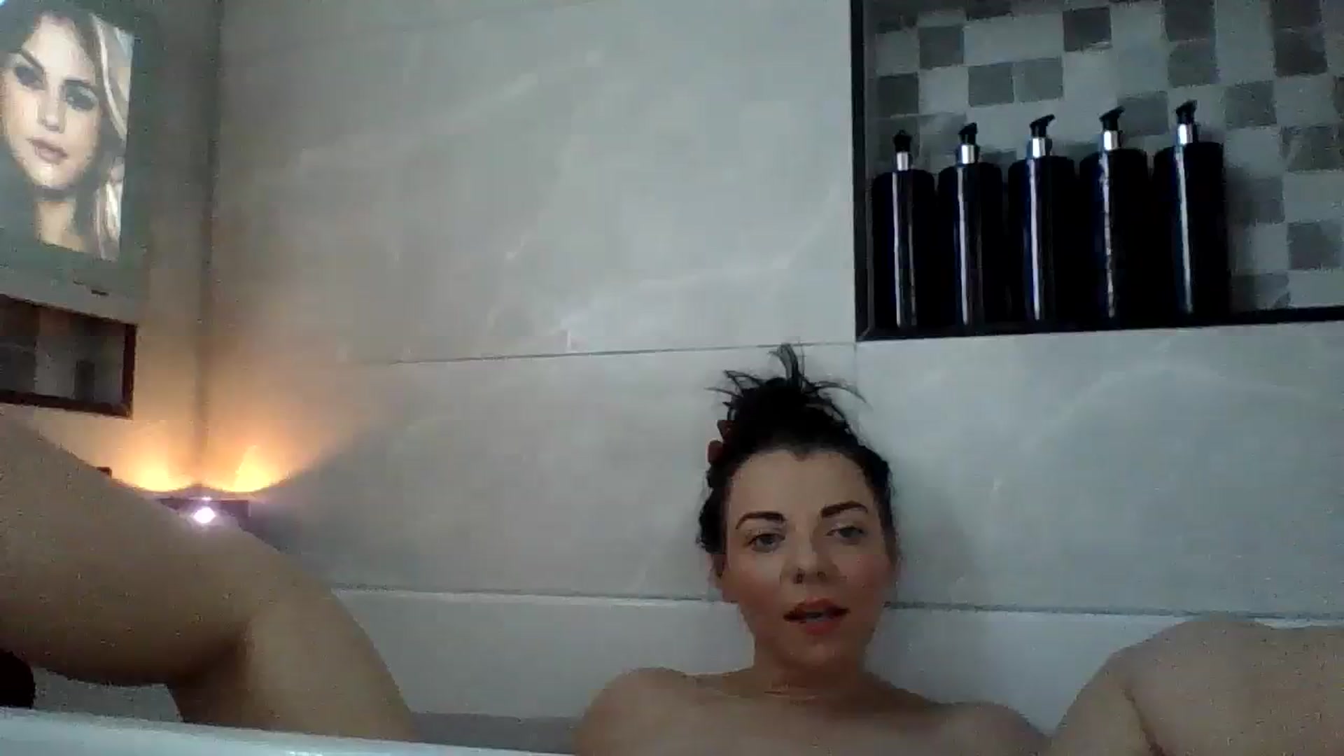 Gallery image thumbnail from innocentSamx's myfreecams stream on, 01/04/2024, 14:43 image 14 of 20