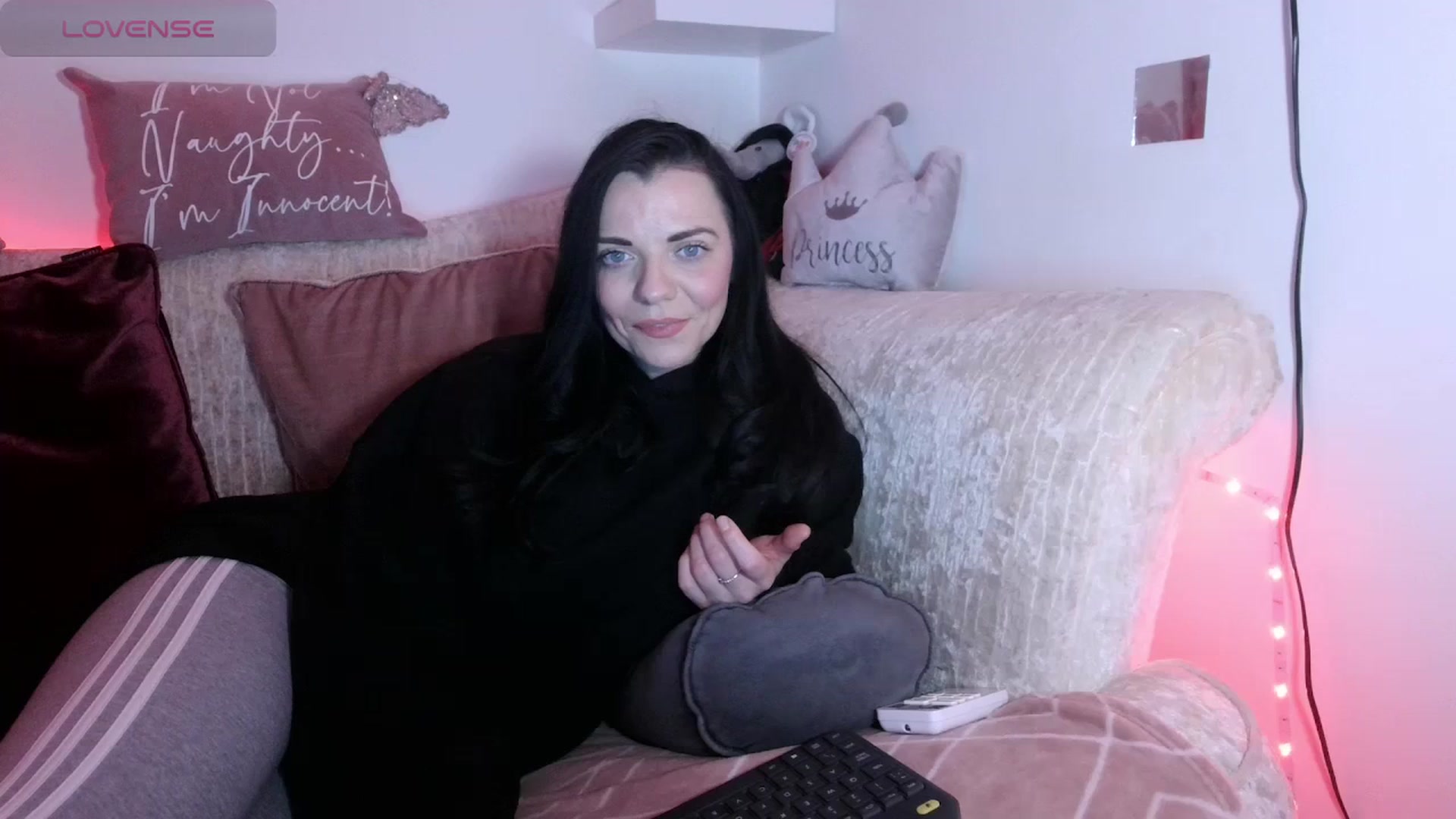Gallery image thumbnail from innocentSamx's myfreecams stream on, 01/09/2024, 20:18 image 16 of 20