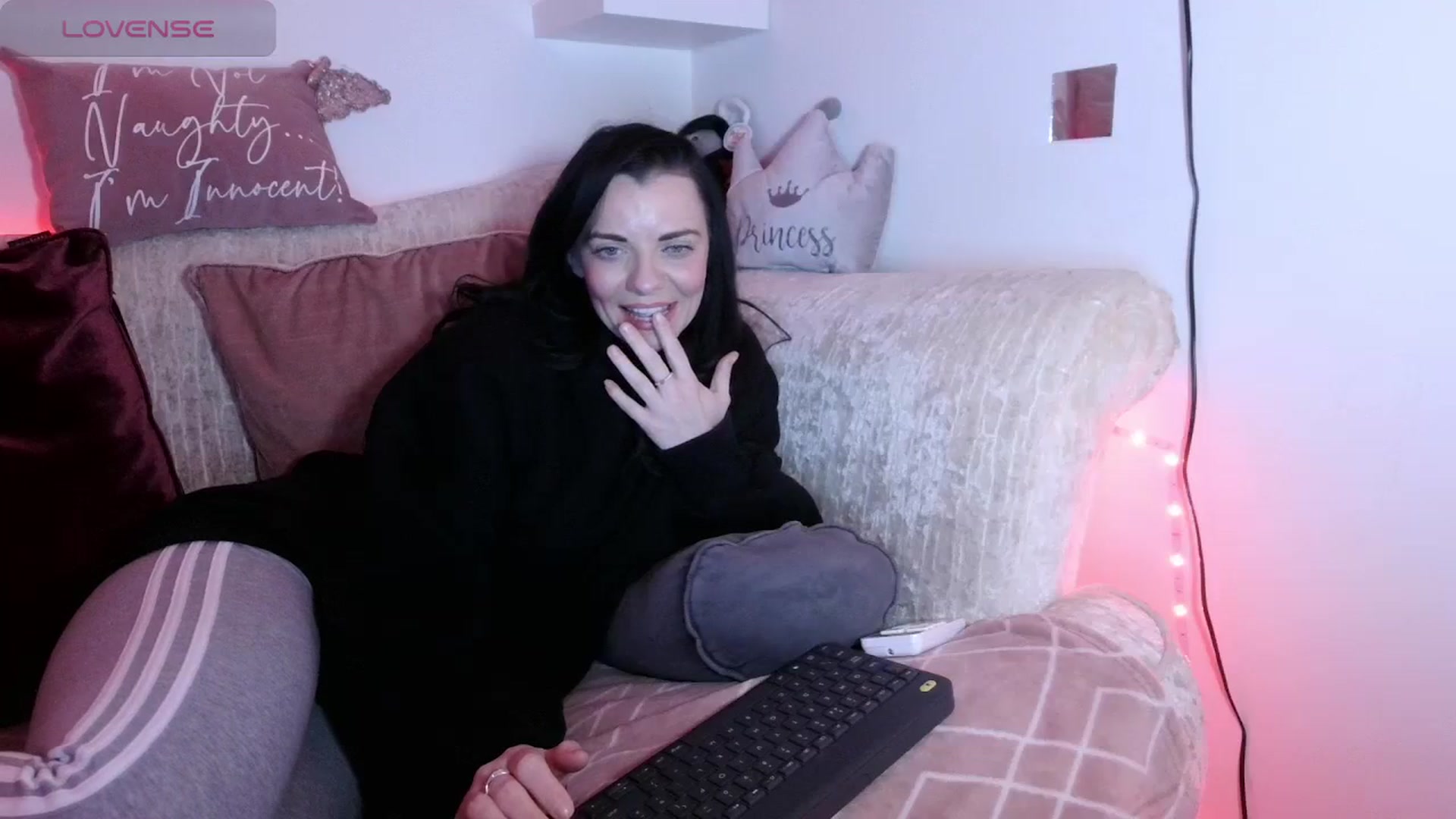 Gallery image thumbnail from innocentSamx's myfreecams stream on, 01/09/2024, 20:18 image 12 of 20