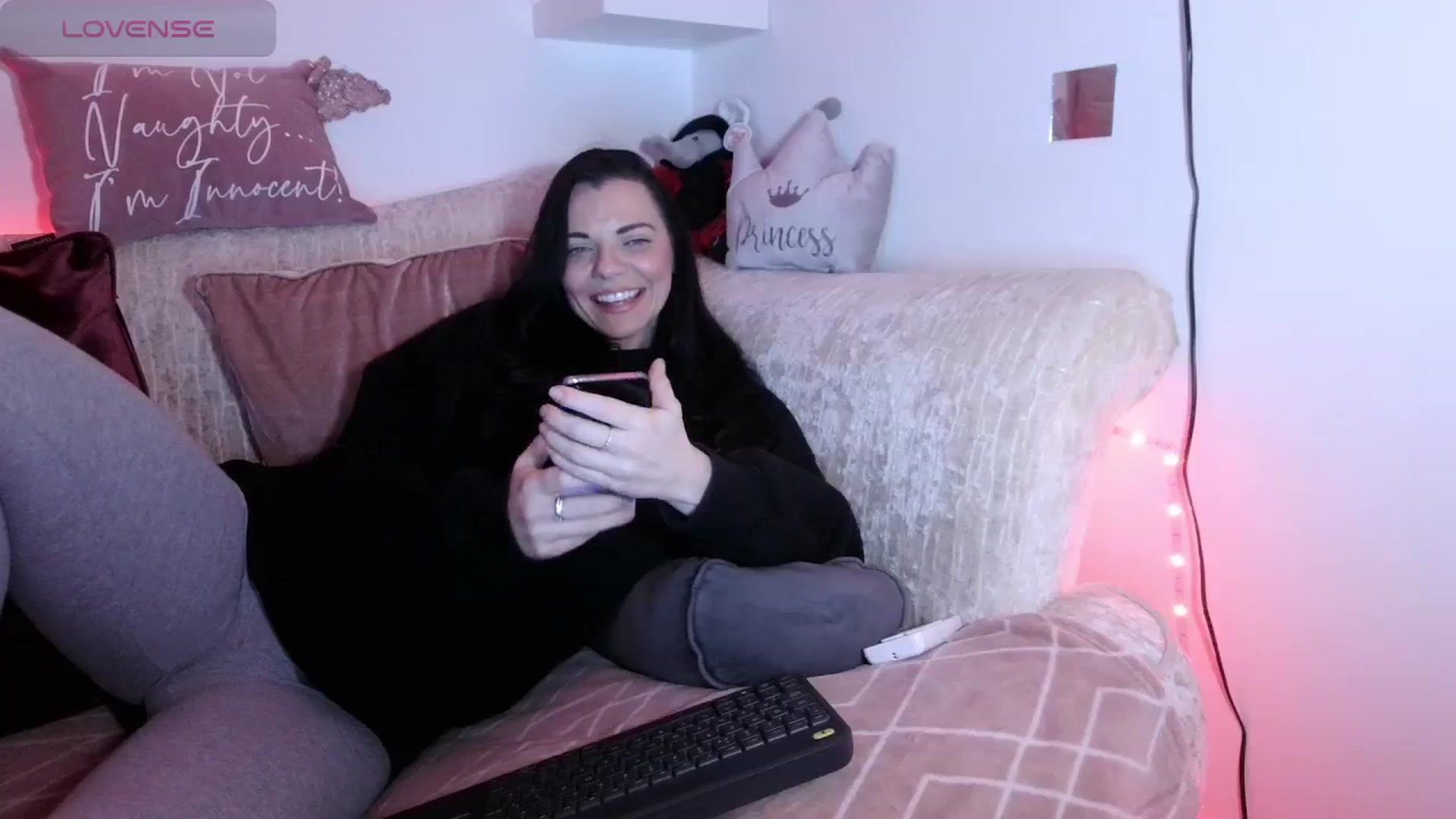 Gallery image thumbnail from innocentSamx's myfreecams stream on, 01/09/2024, 20:18 image 11 of 20