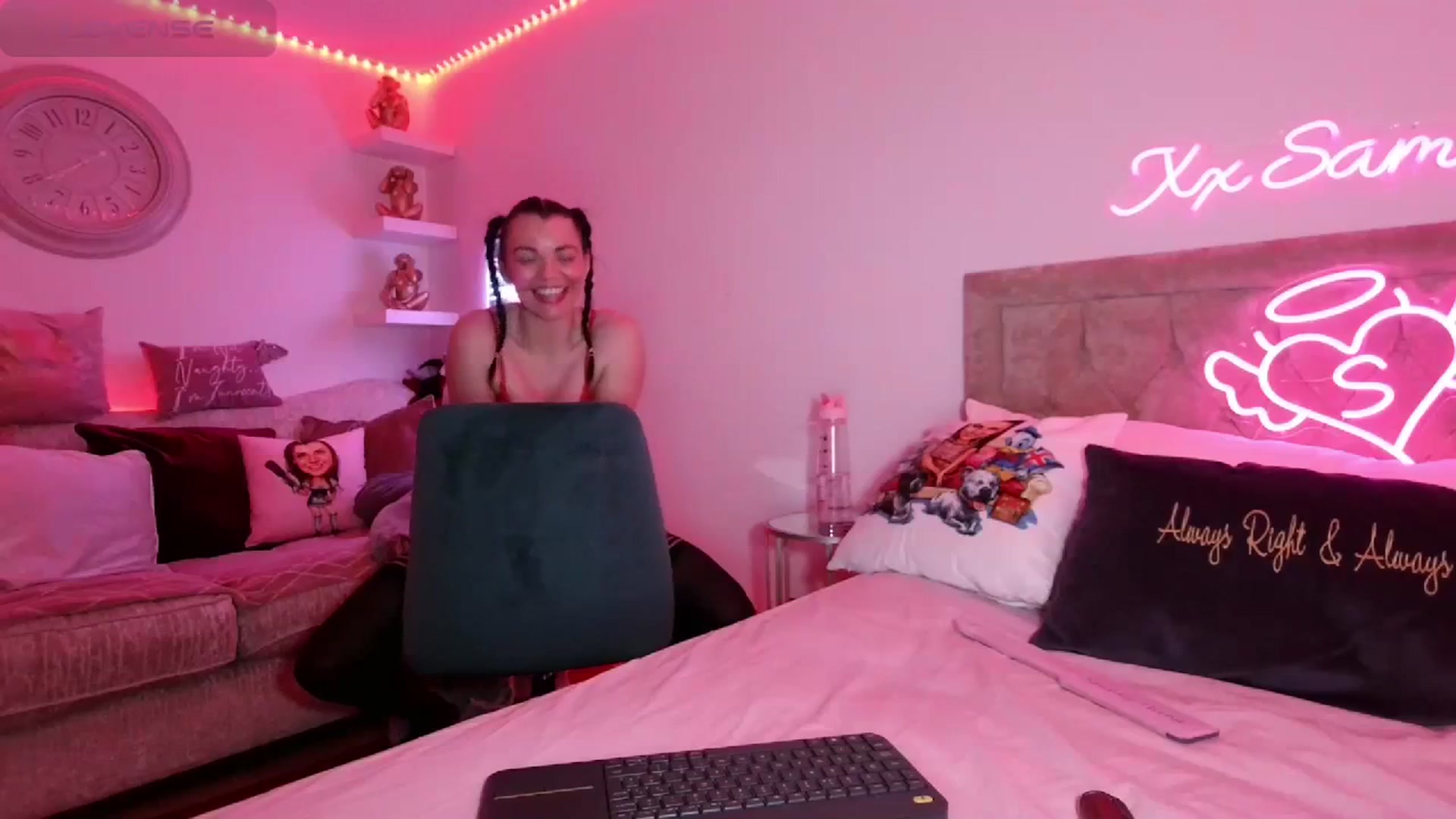 Gallery image thumbnail from innocentSamx's myfreecams stream on, 01/17/2024, 20:09 image 9 of 20