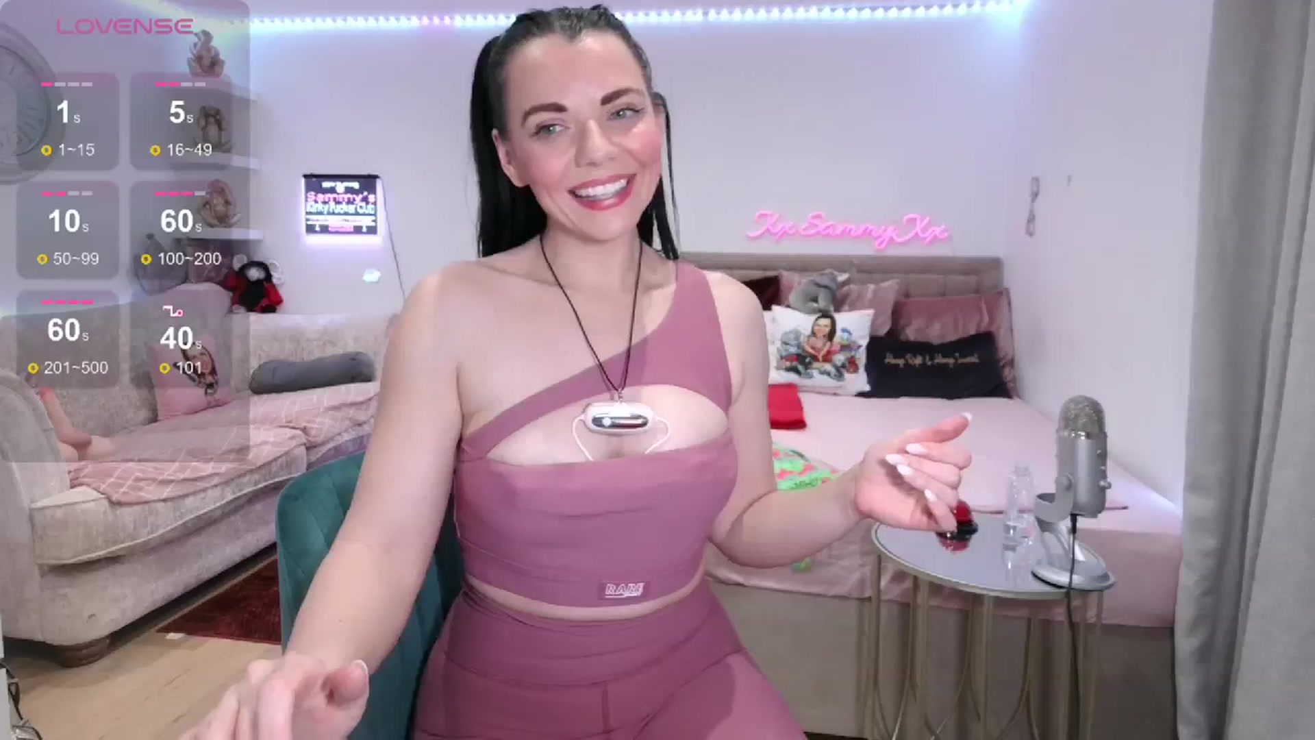 Gallery image thumbnail from innocentSamx's myfreecams stream on, 02/08/2024, 20:52 image 6 of 20