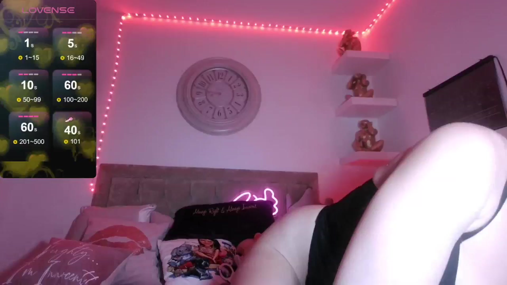 Gallery image thumbnail from innocentSamx's myfreecams stream on, 02/20/2024, 21:32 image 18 of 20