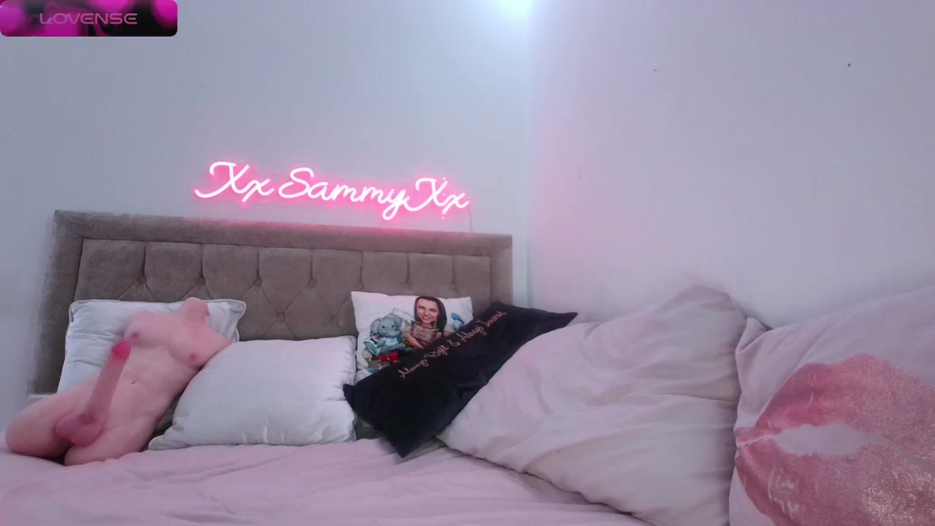 Gallery image thumbnail from innocentSamx's myfreecams stream on, 02/28/2024, 01:14 image 1 of 20