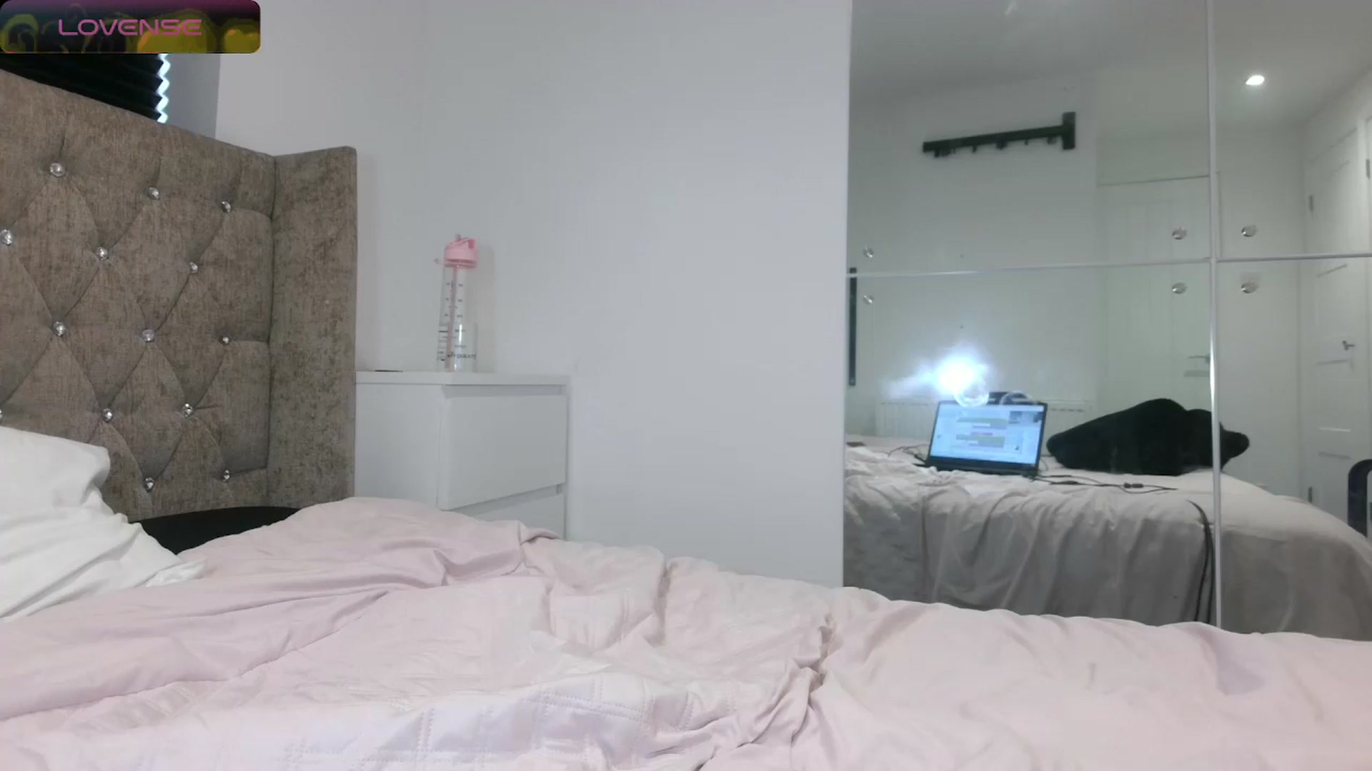 Gallery image thumbnail from innocentSamx's myfreecams stream on, 03/01/2024, 16:43 image 12 of 20