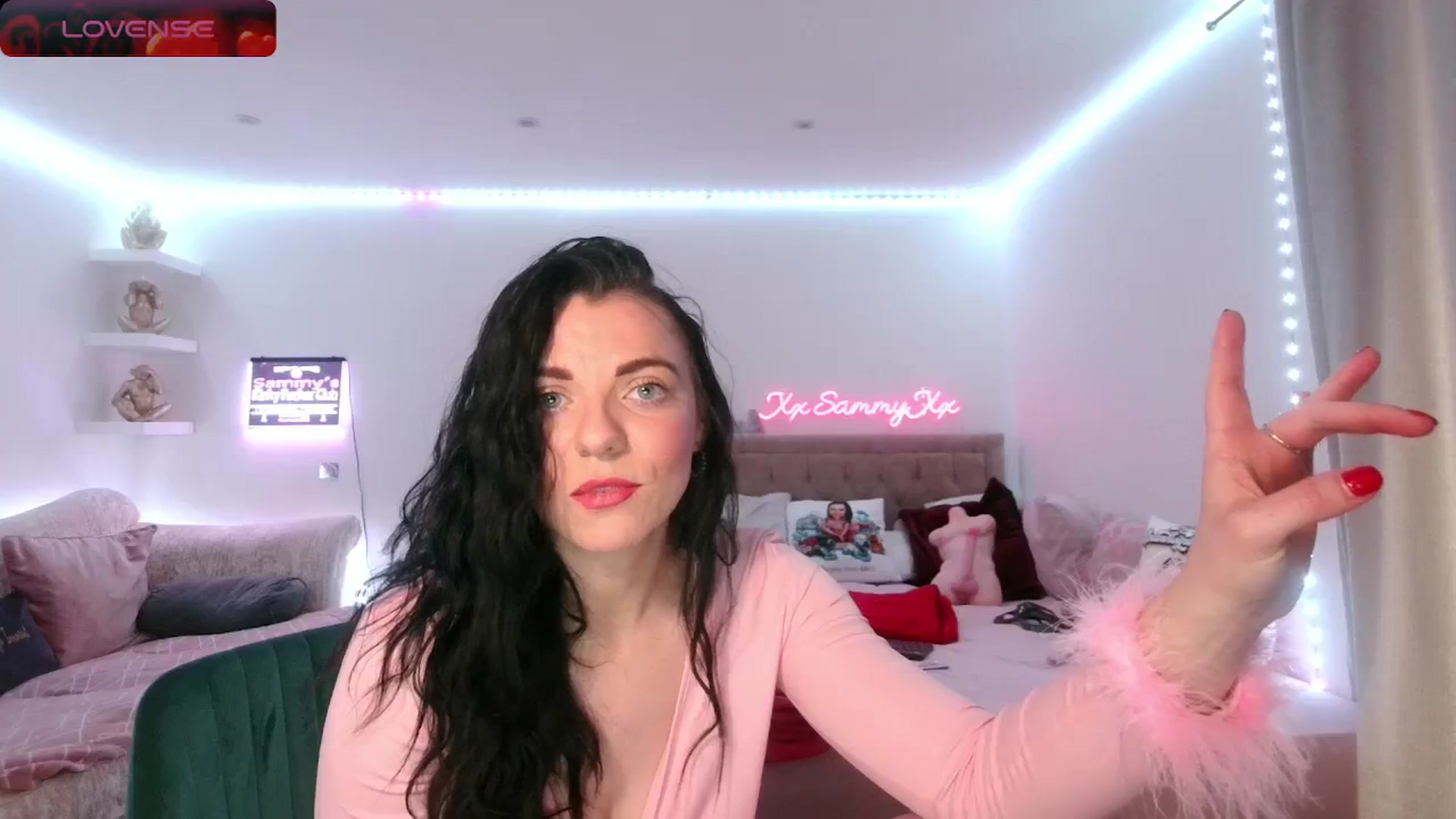 Gallery image thumbnail from innocentSamx's myfreecams stream on, 03/05/2024, 14:40 image 19 of 20