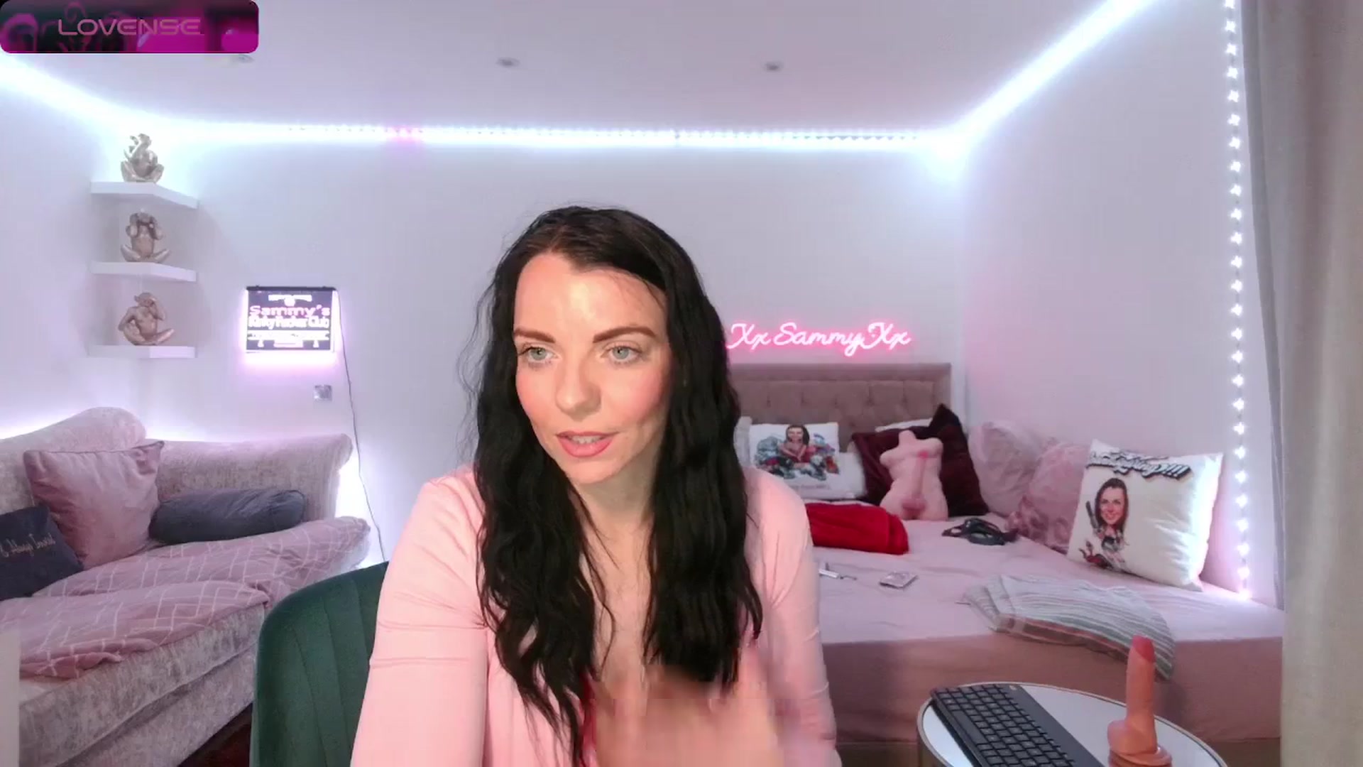 Gallery image thumbnail from innocentSamx's myfreecams stream on, 03/05/2024, 16:02 image 16 of 20