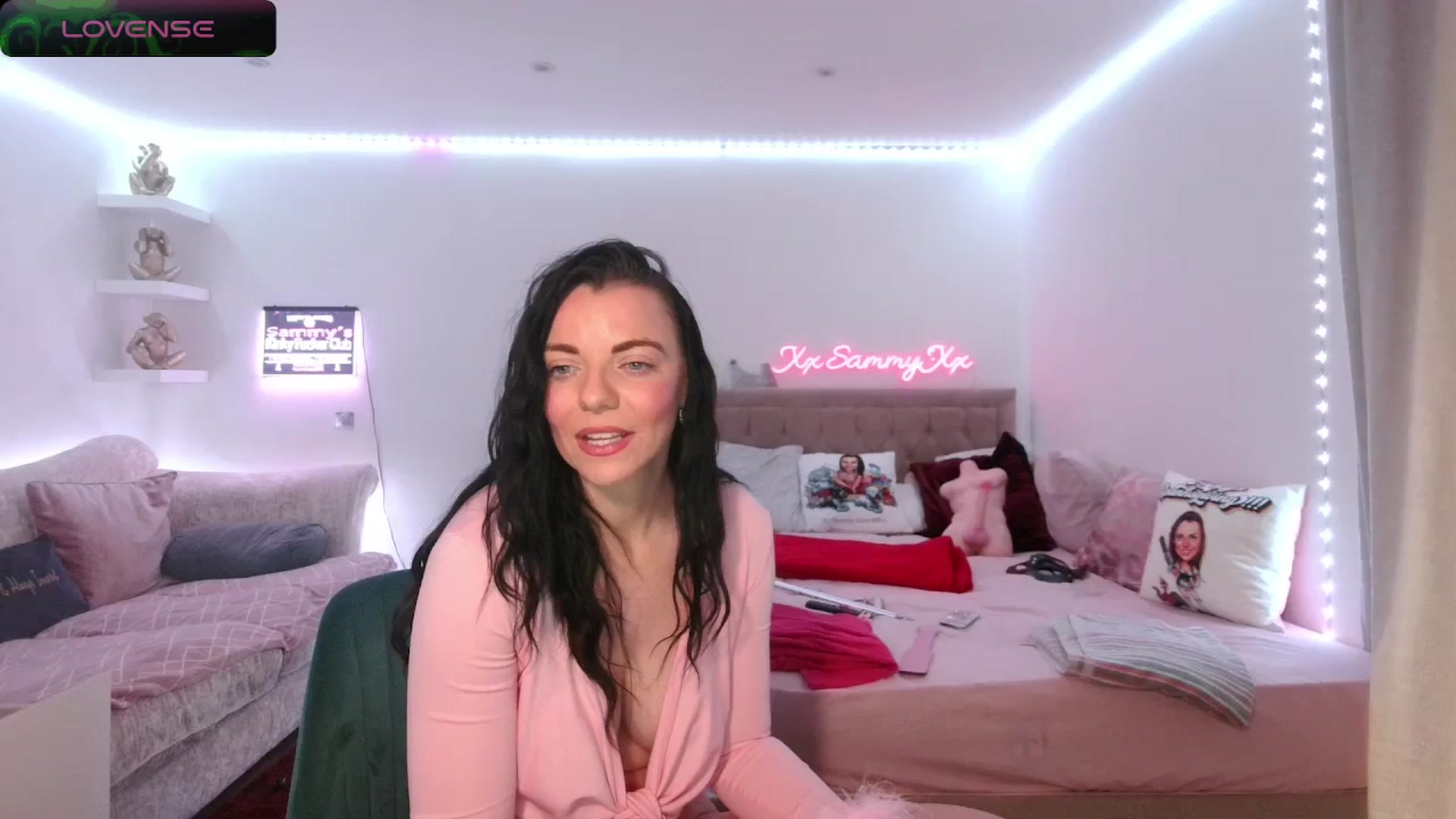 Gallery image thumbnail from innocentSamx's myfreecams stream on, 03/05/2024, 16:02 image 8 of 20