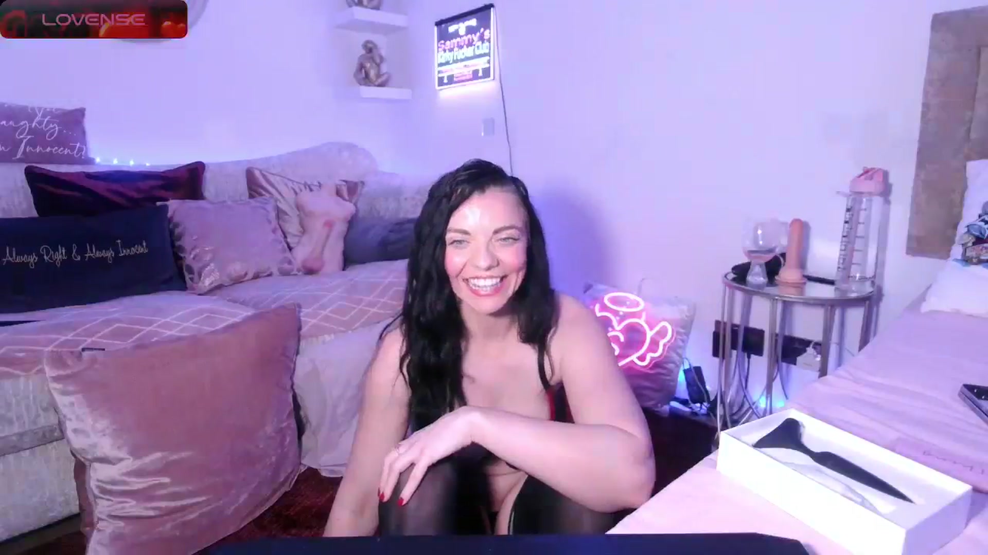 Gallery image thumbnail from innocentSamx's myfreecams stream on, 03/06/2024, 21:29 image 10 of 20