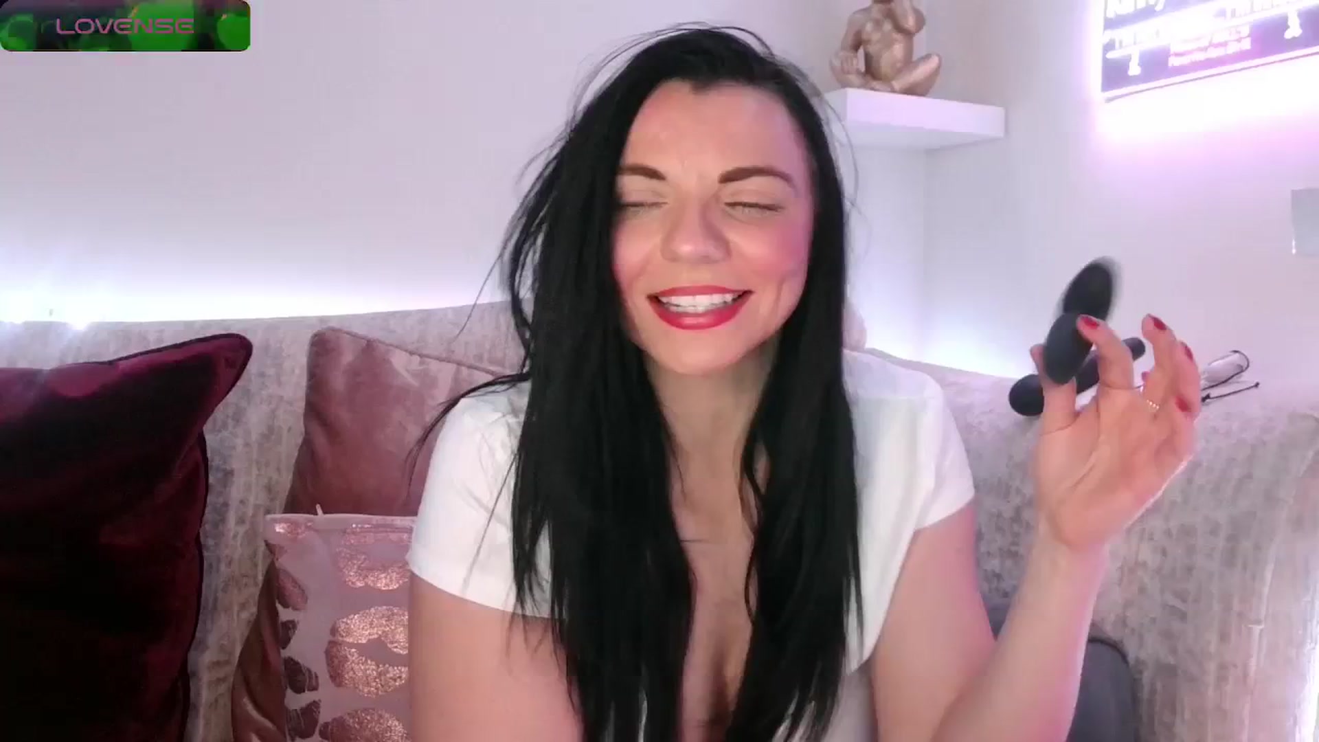Gallery image thumbnail from innocentSamx's myfreecams stream on, 03/11/2024, 20:24 image 18 of 20