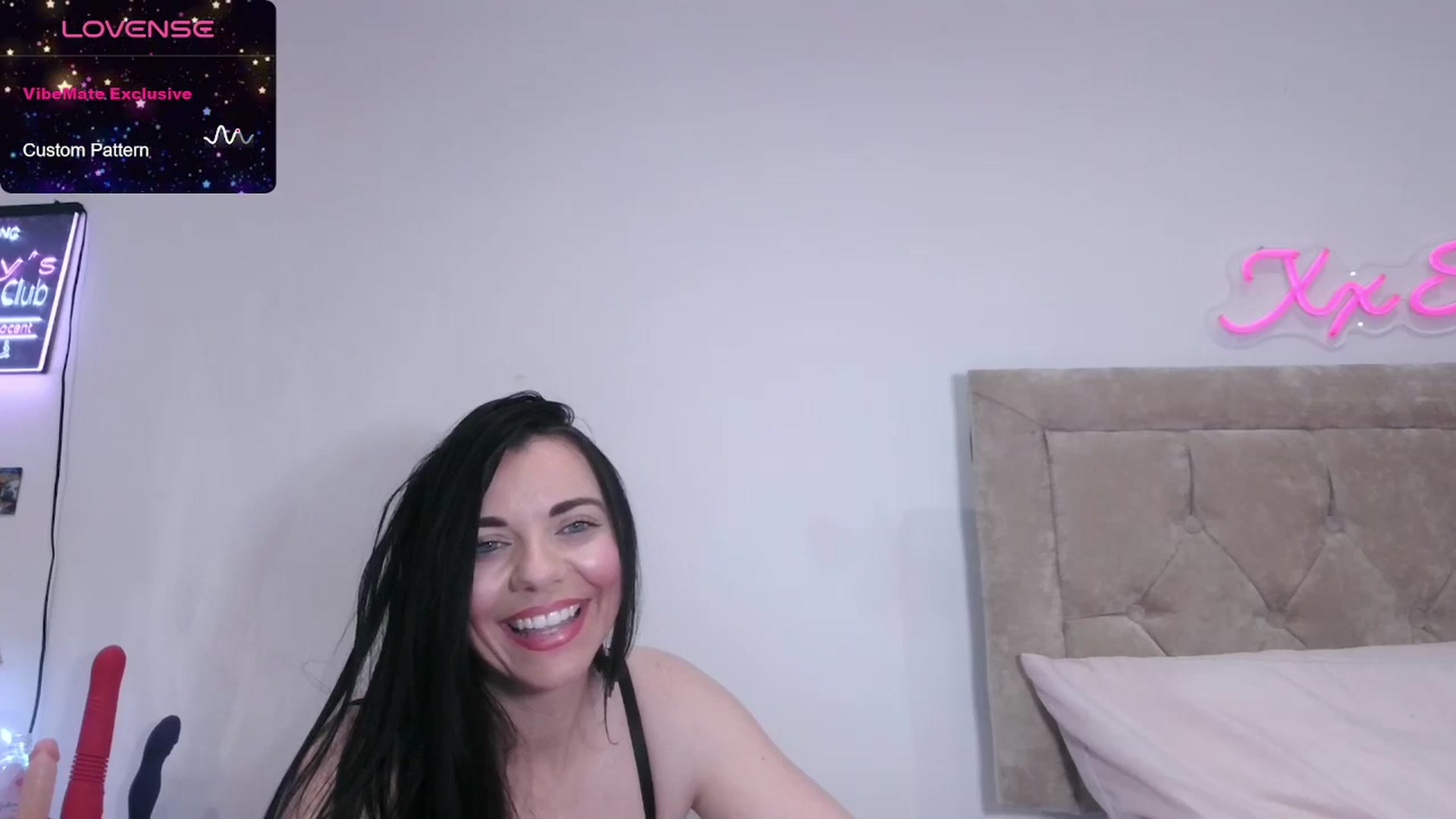 Gallery image thumbnail from innocentSamx's myfreecams stream on, 04/03/2024, 15:15 image 10 of 20