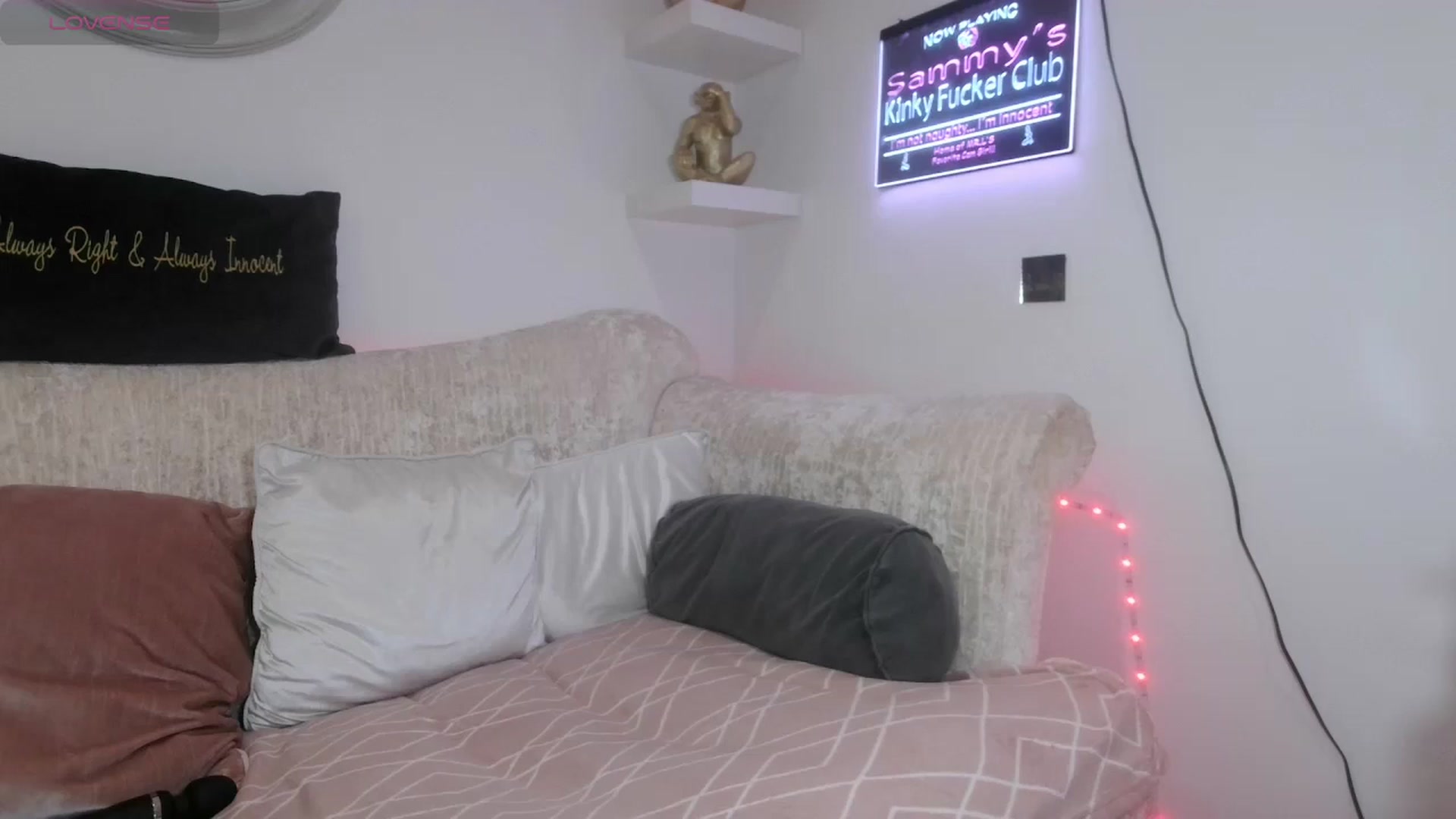Gallery image thumbnail from innocentSamx's myfreecams stream on, 05/06/2024, 11:34 image 19 of 20
