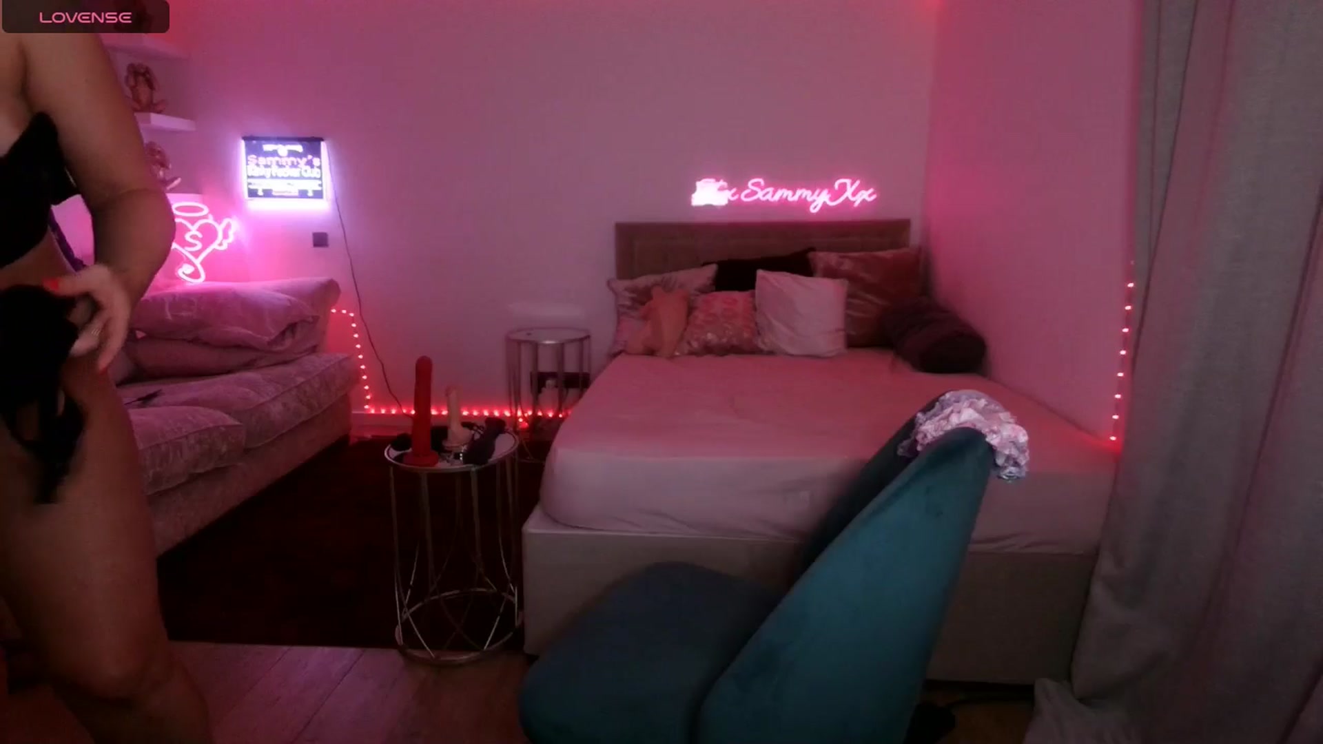 Gallery image thumbnail from innocentSamx's myfreecams stream on, 08/08/2024, 21:23 image 9 of 20
