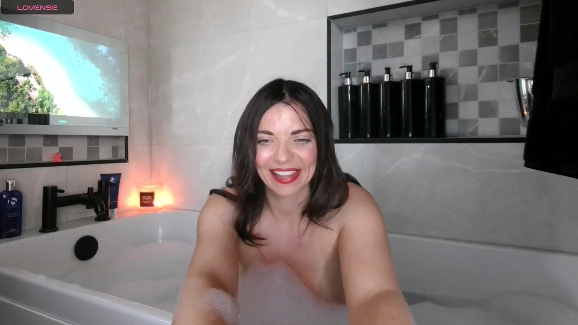 Gallery image thumbnail from innocentSamx's myfreecams stream on, 08/16/2024, 18:10 image 2 of 20