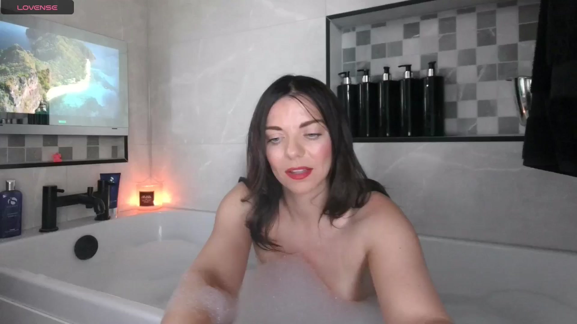 Gallery image thumbnail from innocentSamx's myfreecams stream on, 08/16/2024, 18:10 image 1 of 20
