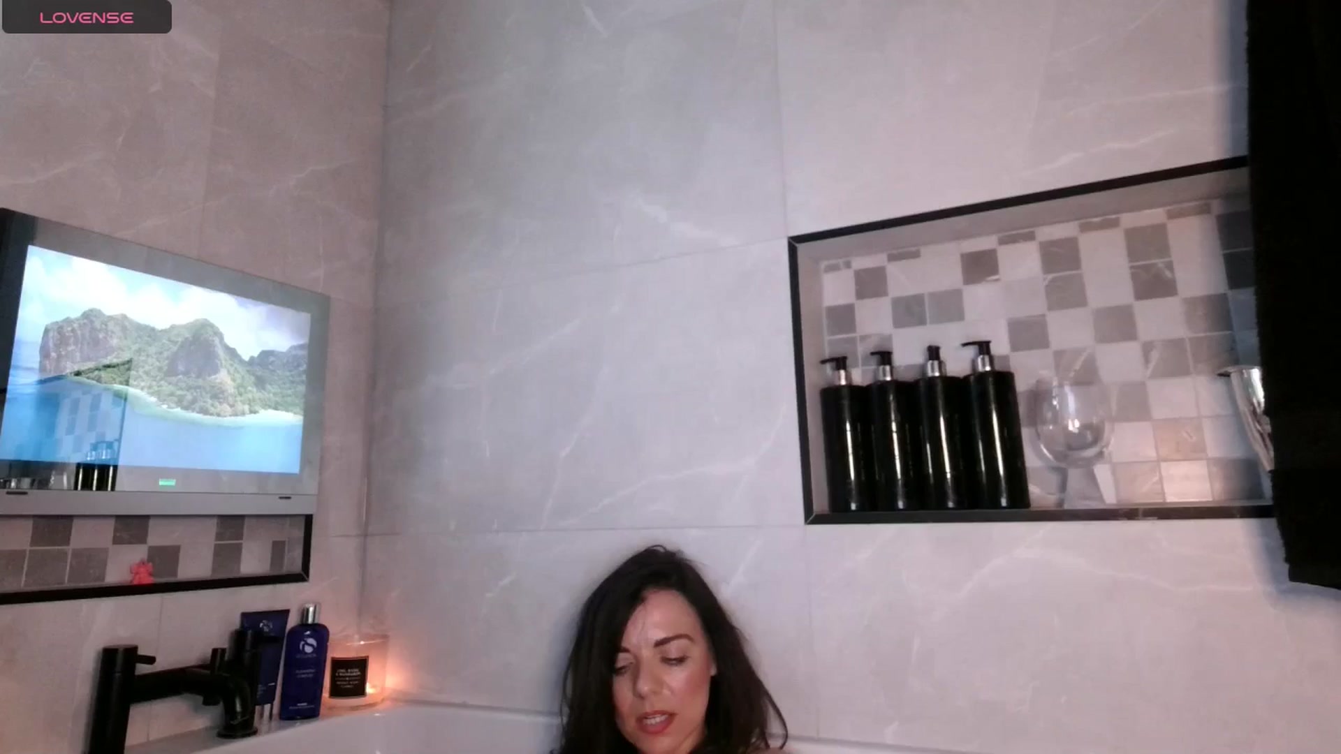 Gallery image thumbnail from innocentSamx's myfreecams stream on, 08/16/2024, 20:05 image 16 of 20