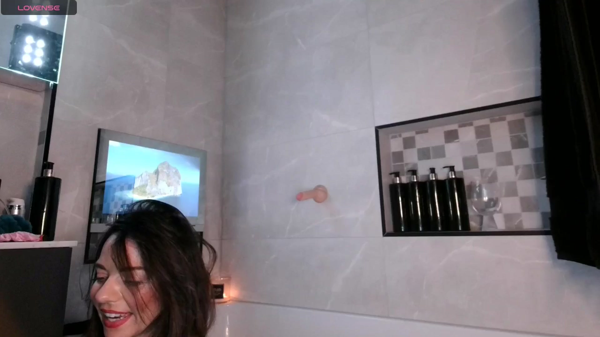 Gallery image thumbnail from innocentSamx's myfreecams stream on, 08/16/2024, 20:05 image 18 of 20