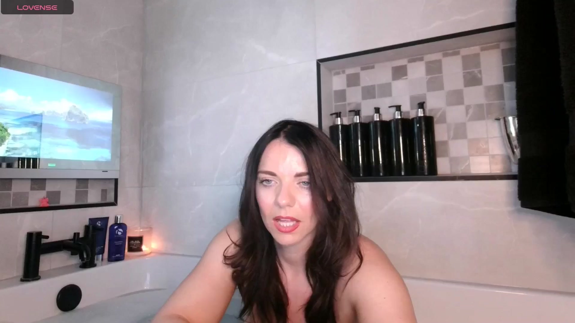 Gallery image thumbnail from innocentSamx's myfreecams stream on, 08/16/2024, 20:05 image 1 of 20
