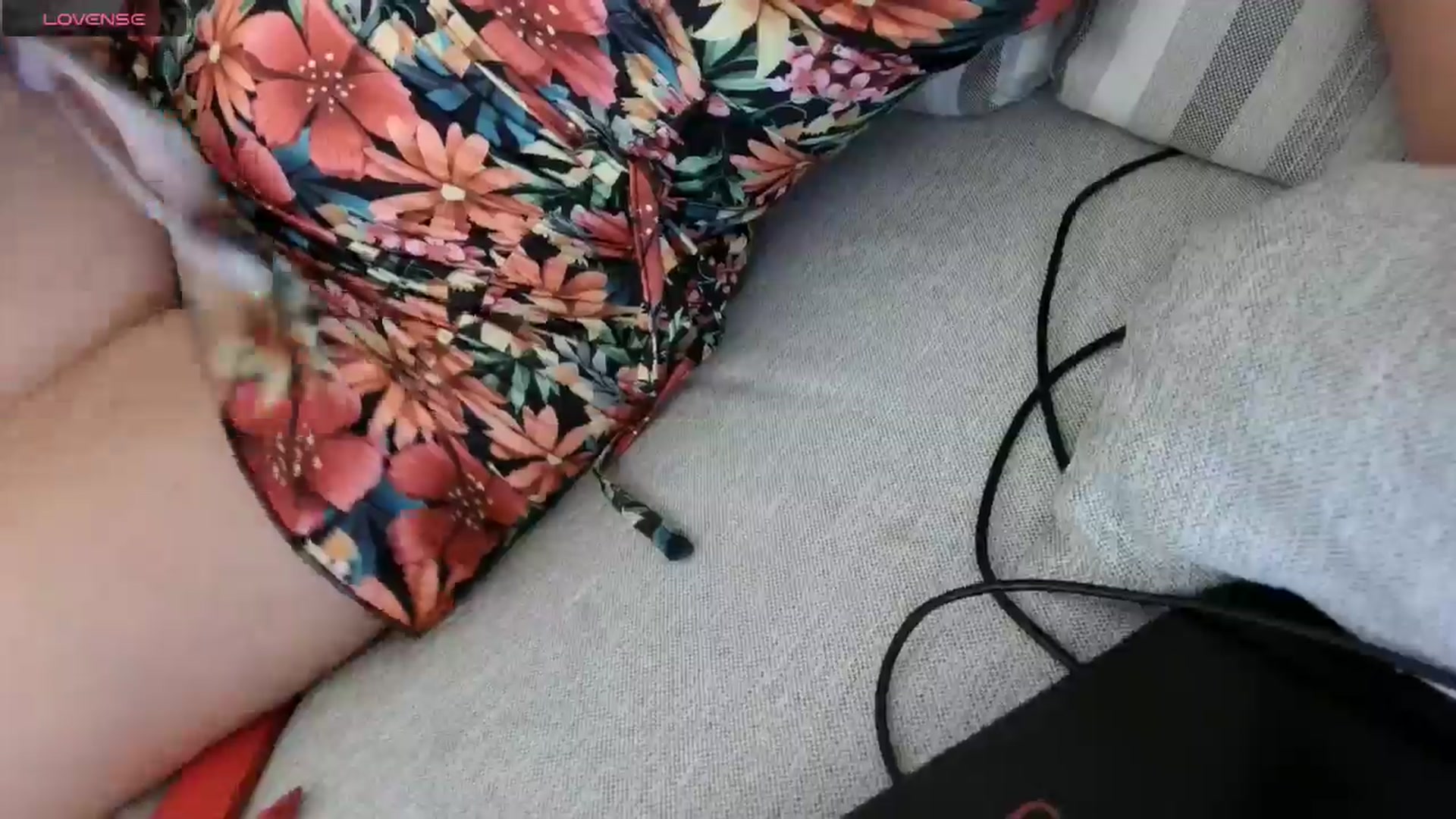 Gallery image thumbnail from innocentSamx's myfreecams stream on, 08/25/2024, 19:31 image 14 of 20