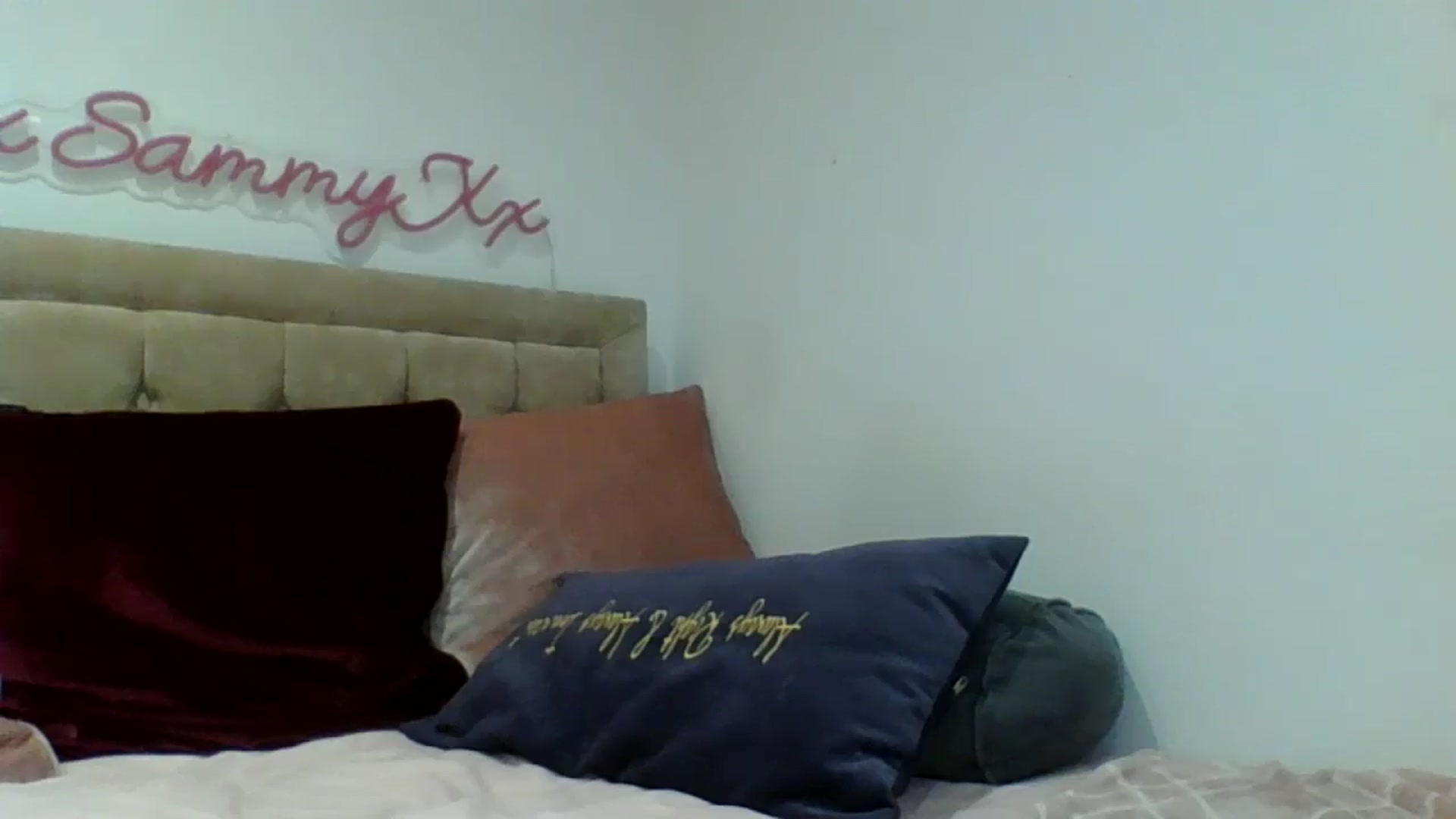 Gallery image thumbnail from innocentSamx's myfreecams stream on, 09/12/2024, 16:12 image 15 of 20